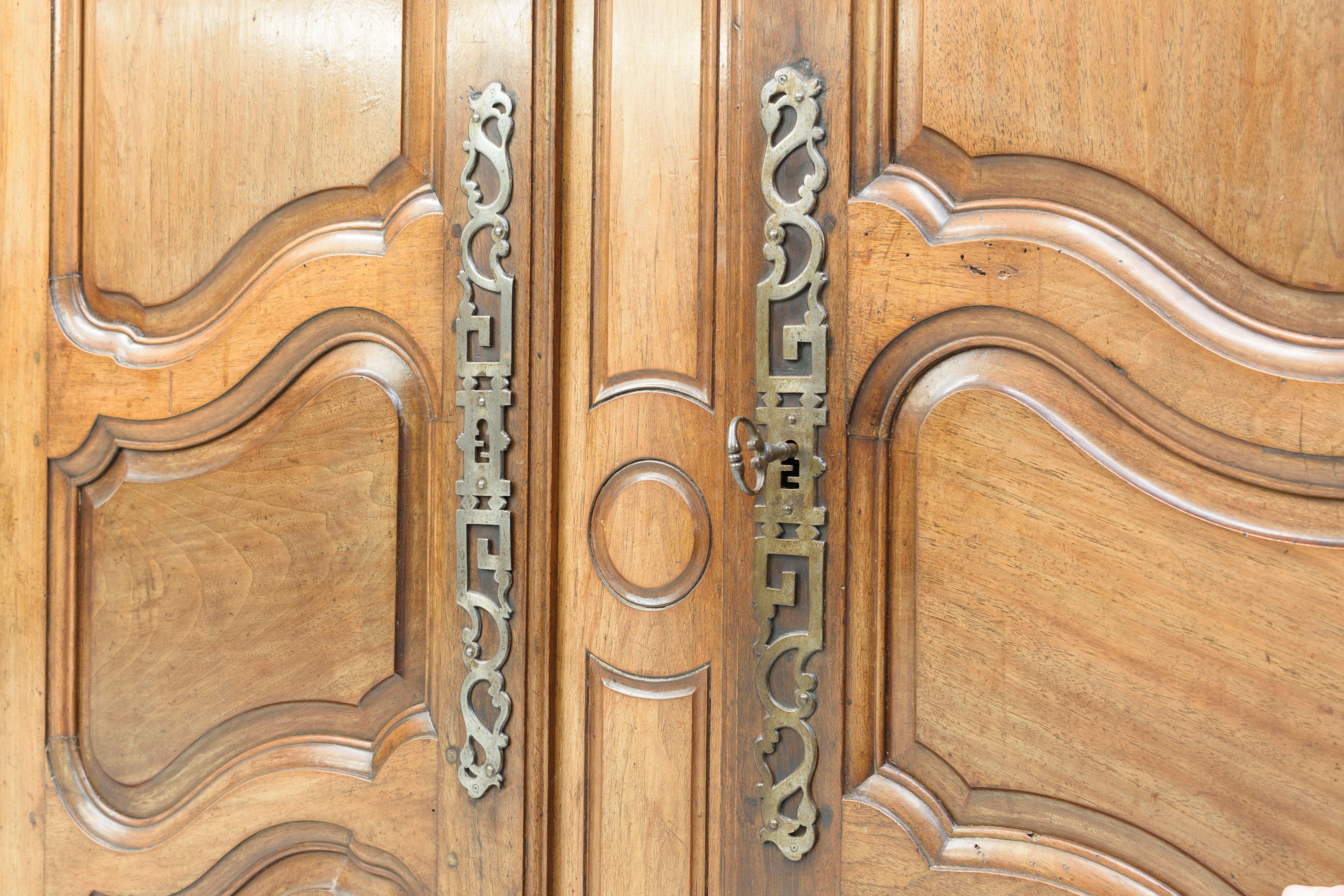 Französischer Kleiderschrank aus dem 19. im Zustand „Gut“ im Angebot in London, England