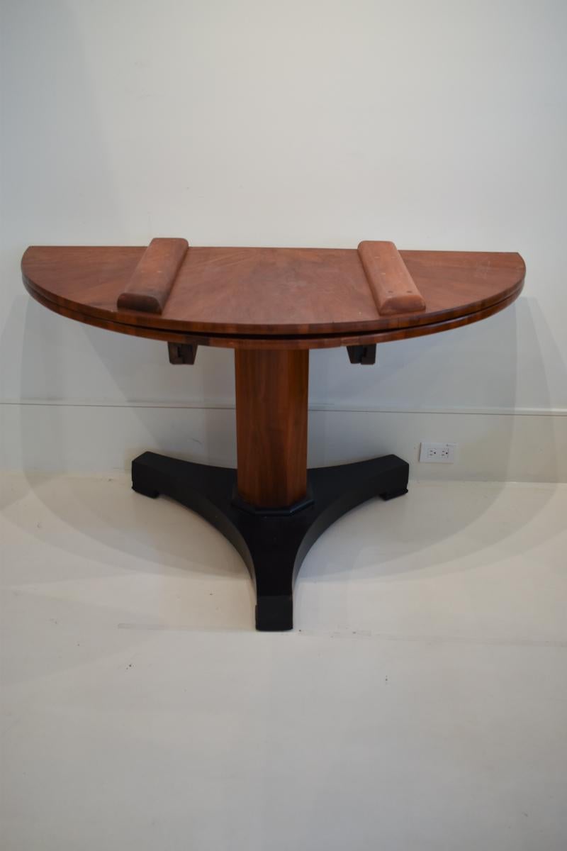 Mesa de nogal (Coupe de Noyer) francesa Art Nouveau del siglo XIX en Bastante bueno estado para la venta en New Orleans, LA