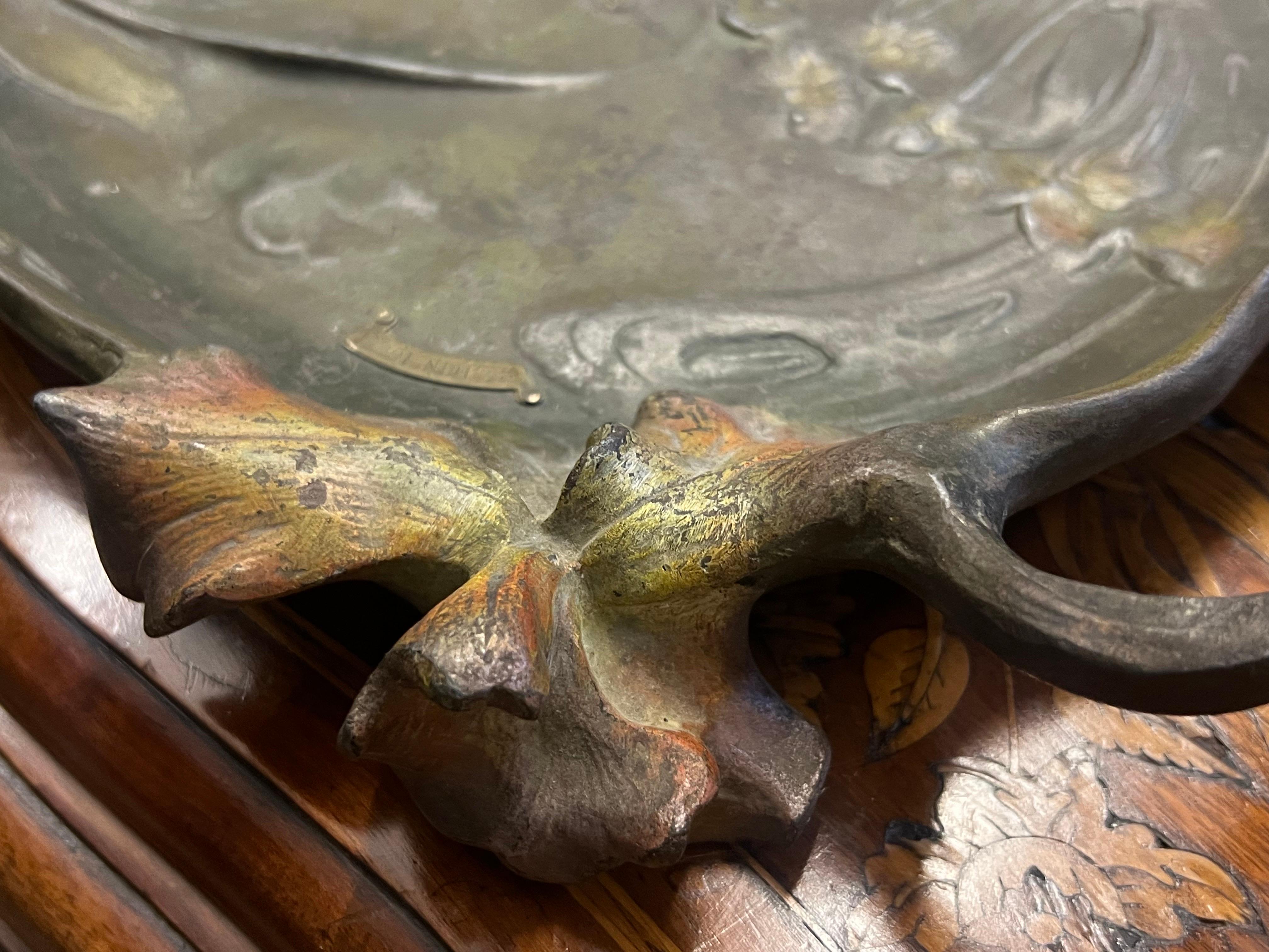 Französisches, handgeschnitztes Bronzetablett im Art nouveau-Stil des 19. Jahrhunderts von Elias im Angebot 2