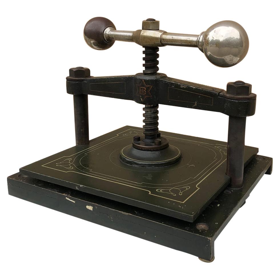 American Cast Iron Book Press. Circa 1820 For Sale at 1stDibs