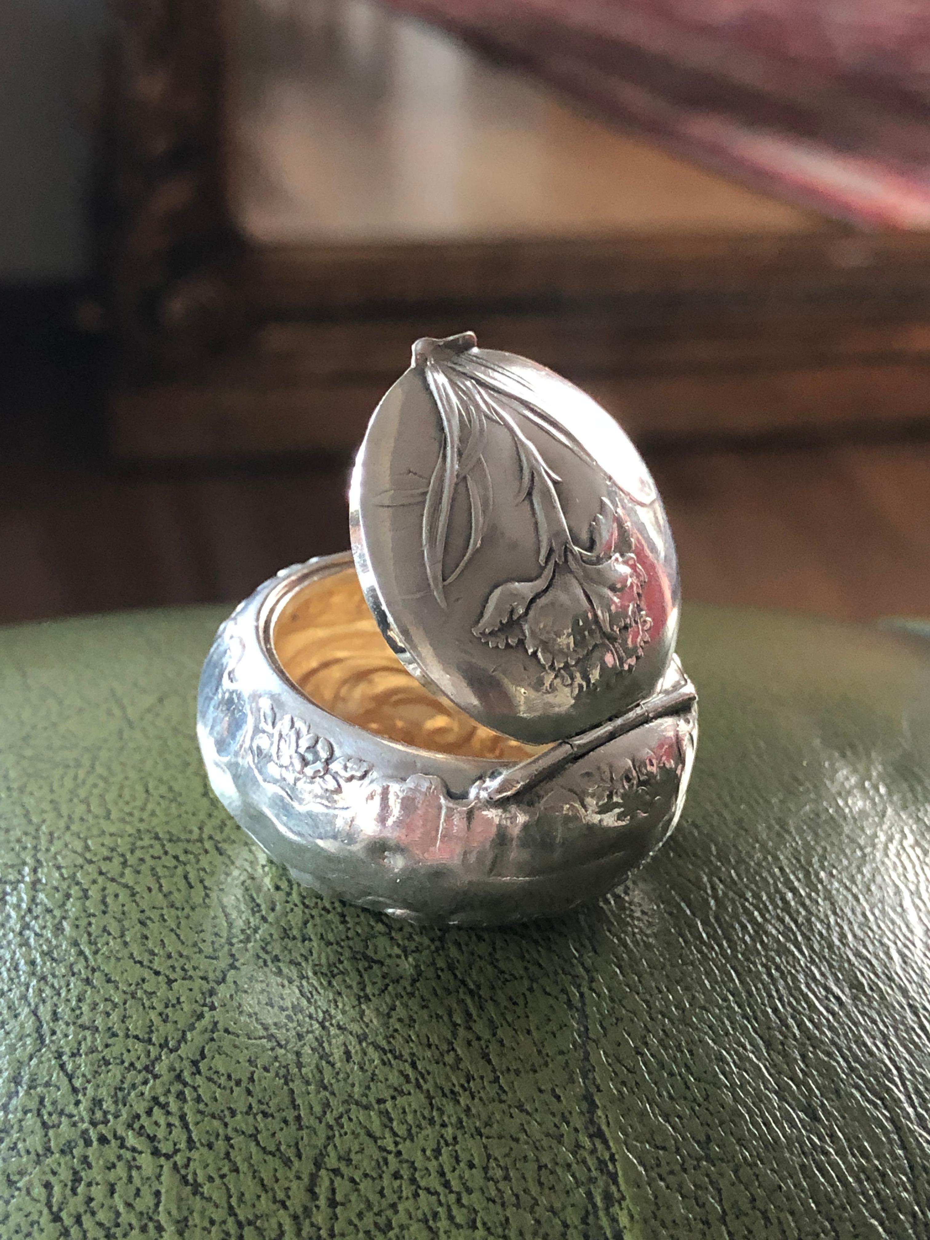 19th Century French Art Nouveau Sterling Silver Tobacco or Pill Box In Good Condition In Sofia, BG