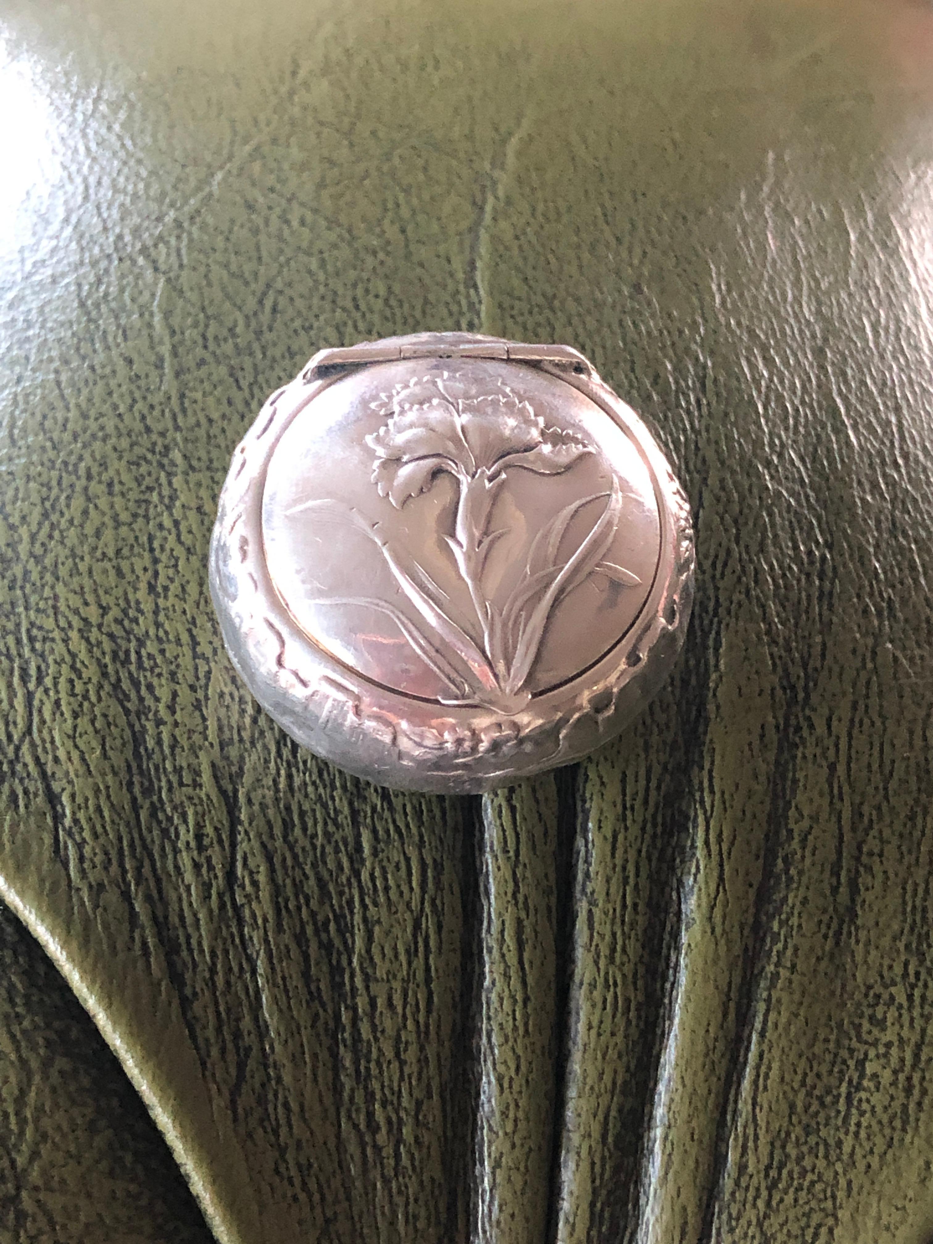 19th Century French Art Nouveau Sterling Silver Tobacco or Pill Box 2