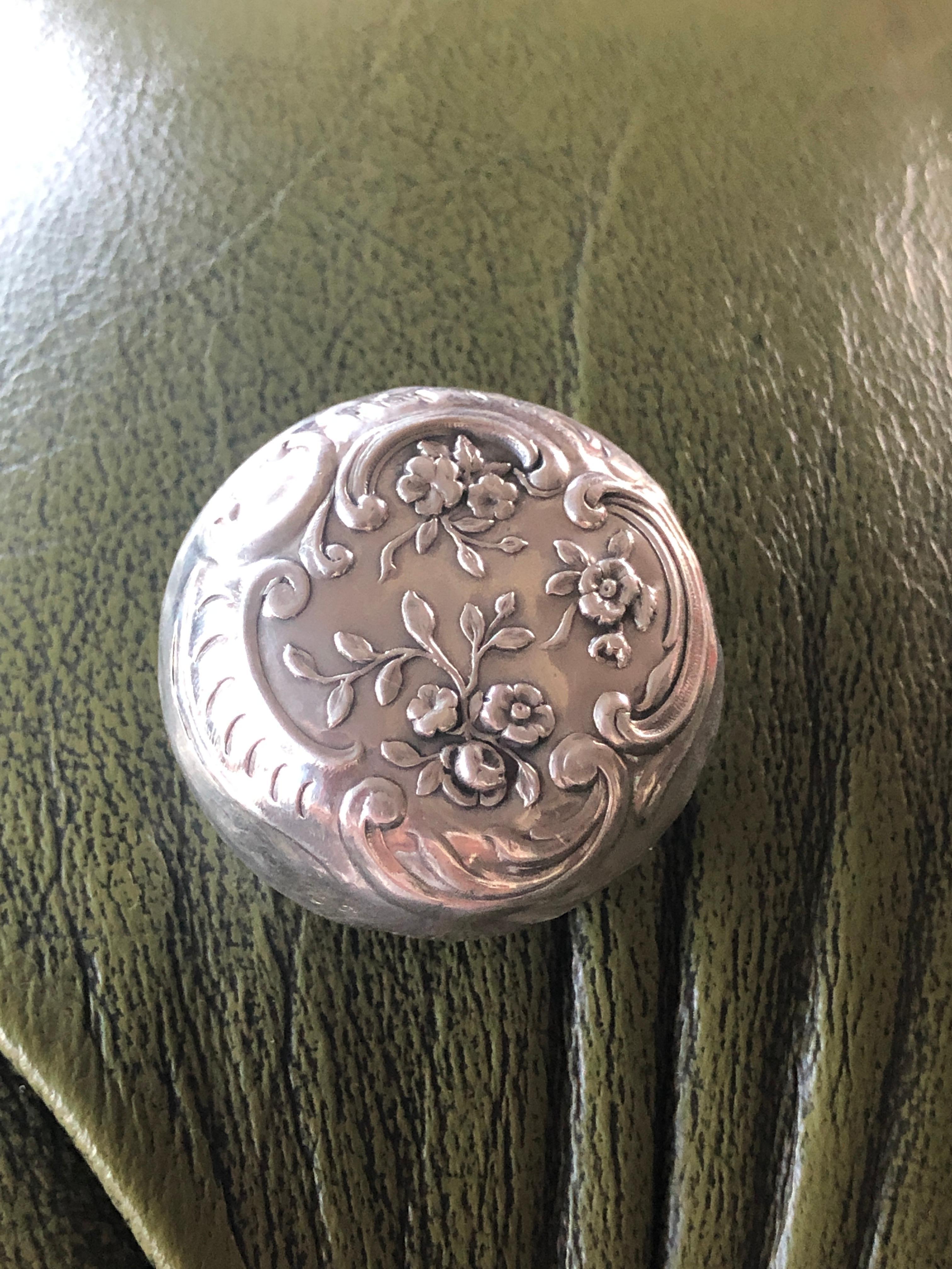 19th Century French Art Nouveau Sterling Silver Tobacco or Pill Box 3