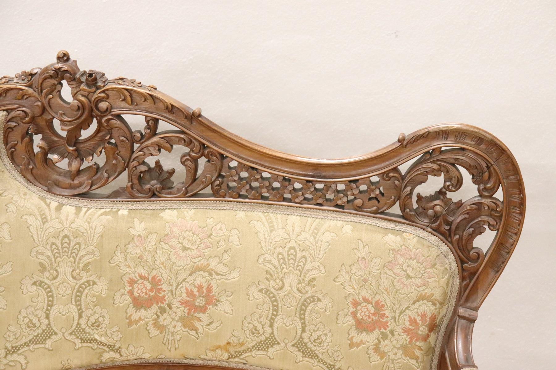 19th Century French Art Nouveau Walnut Carved Living Room Set or Salon Suite In Good Condition In Casale Monferrato, IT