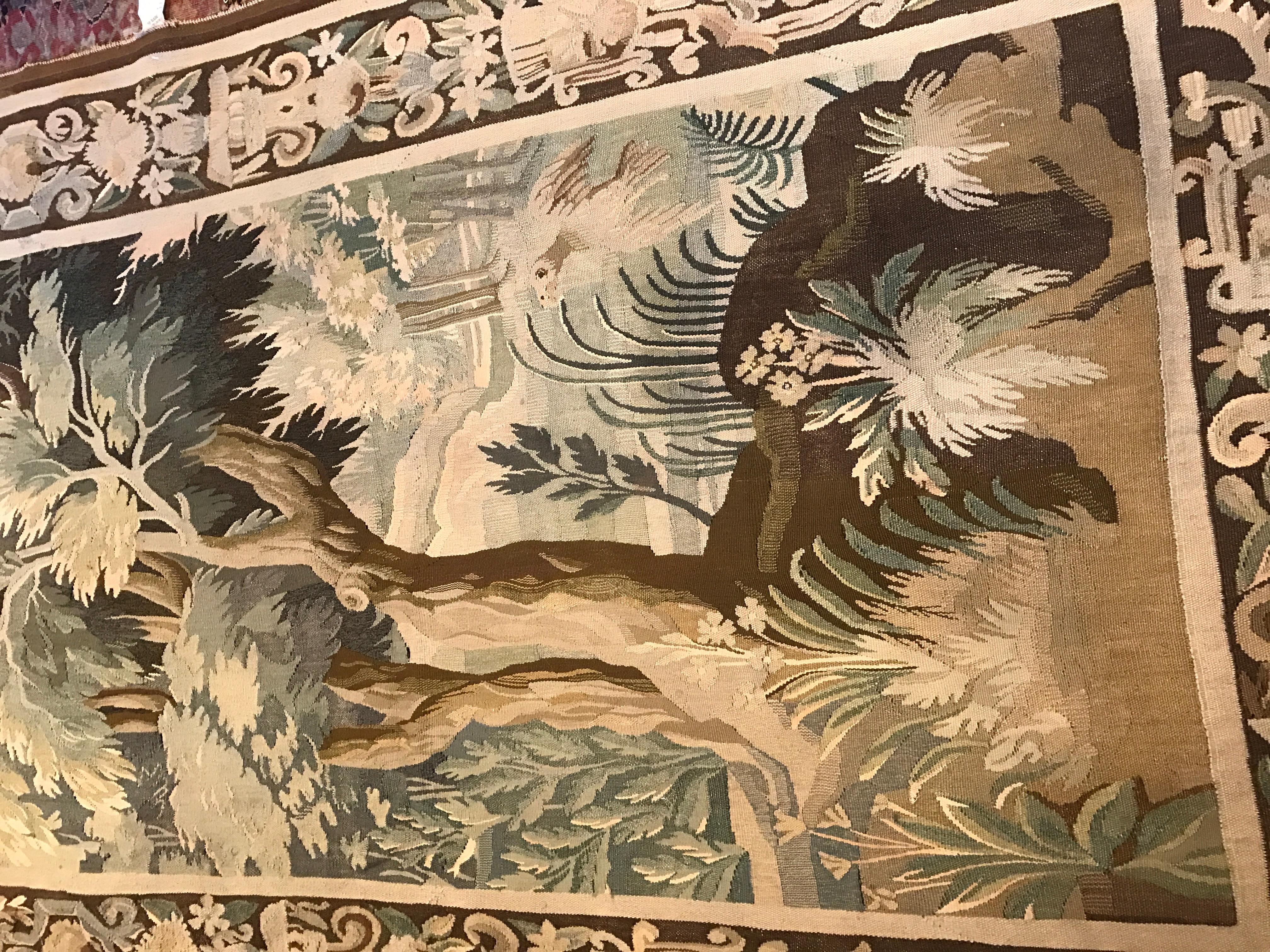 Tessuto a mano Arazzo Aubusson francese del XIX secolo in Greene & Greene con uccelli e fogliame in vendita