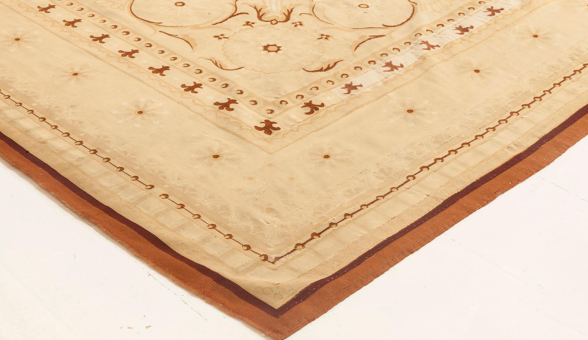 19th Century French Aubusson Handmade Wool Rug For Sale 2