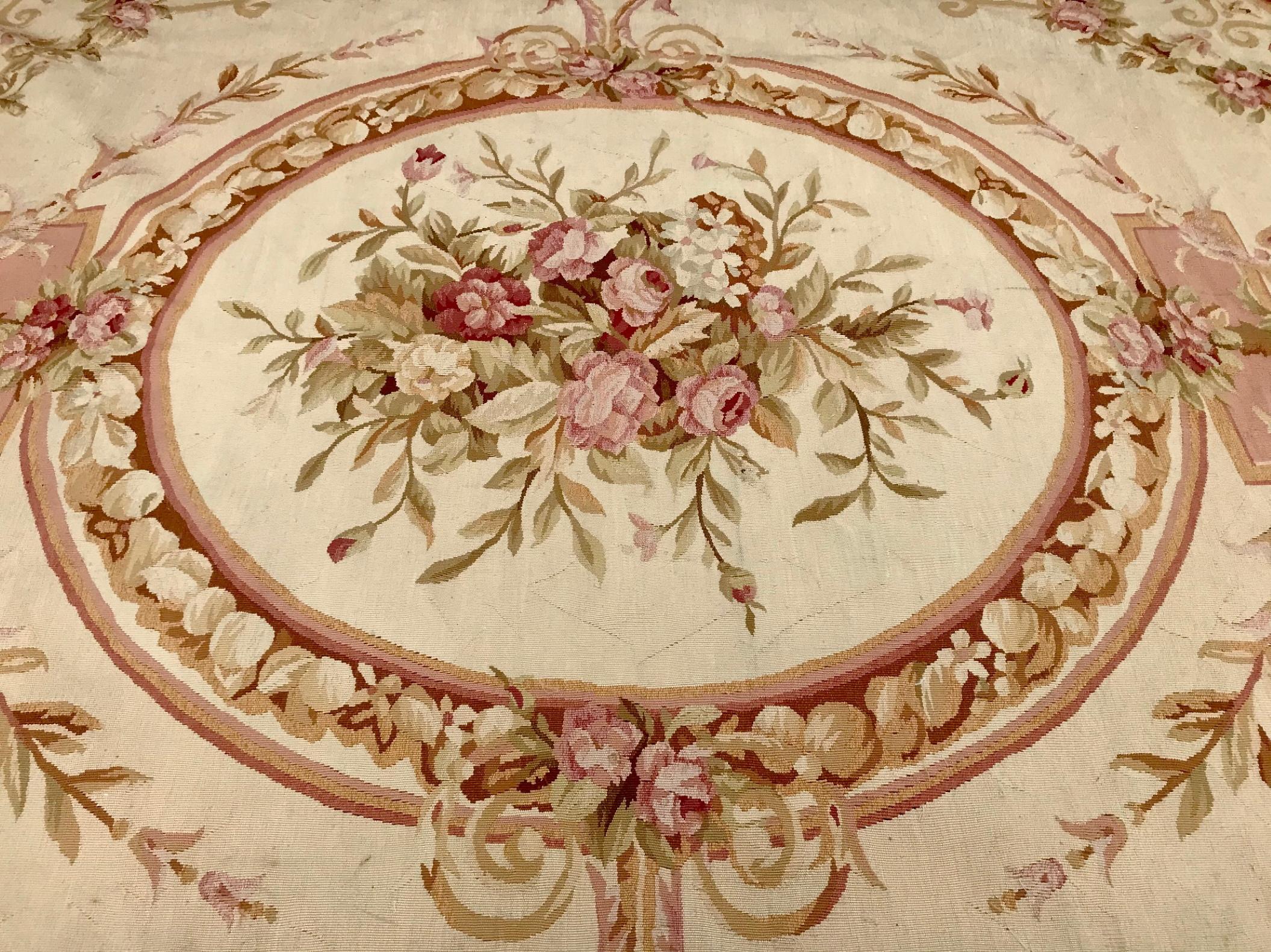 Französischer Aubusson-Teppich des 19. Jahrhunderts, Napoleon III. (Handgewebt) im Angebot