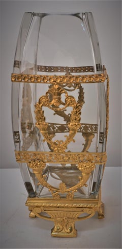 Vaso francese Baccarat del XIX secolo con montatura in cristallo dorato e bronzo