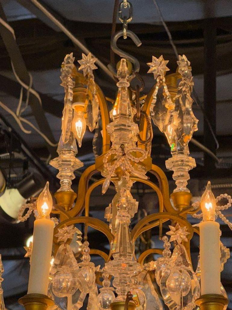 Lustre en bronze doré et cristal à la manière de Baccarat, France, 19e siècle Bon état - En vente à Dallas, TX