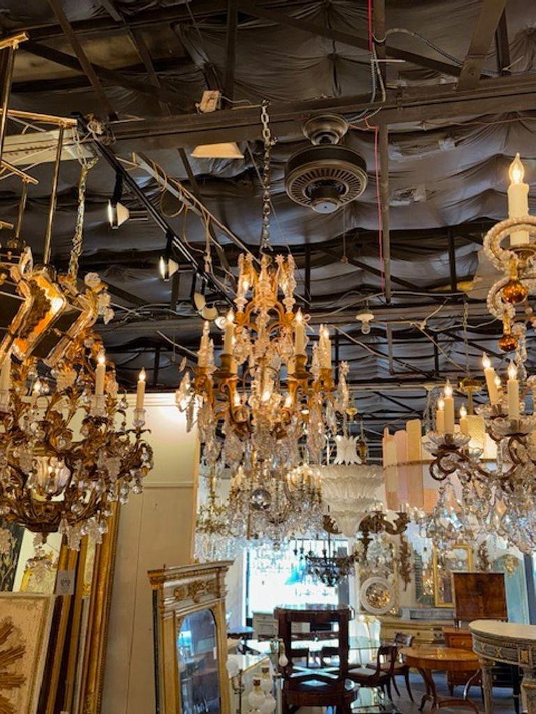 Lustre en bronze doré et cristal à la manière de Baccarat, France, 19e siècle en vente 1