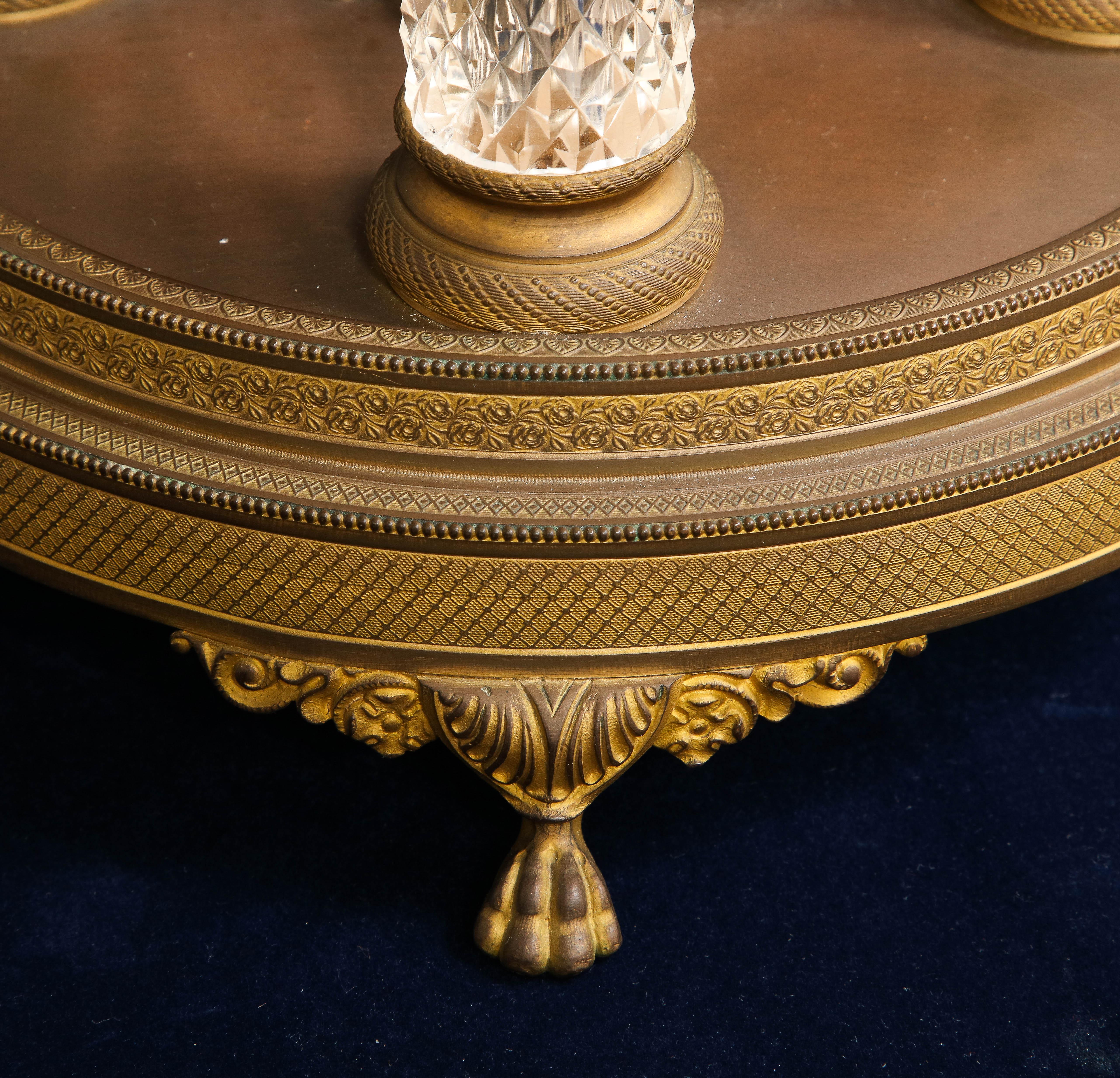 Französischer Baccarat-Kristall-Tafelaufsatz mit Goldbronze-Montierung aus dem 19. Jahrhundert im Angebot 4