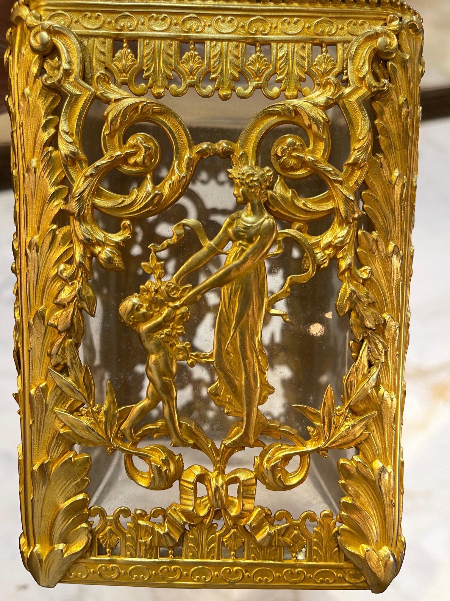 Französische Dore-Flasche aus Bronze im Baccarat-Stil des 19. Jahrhunderts im Angebot 4