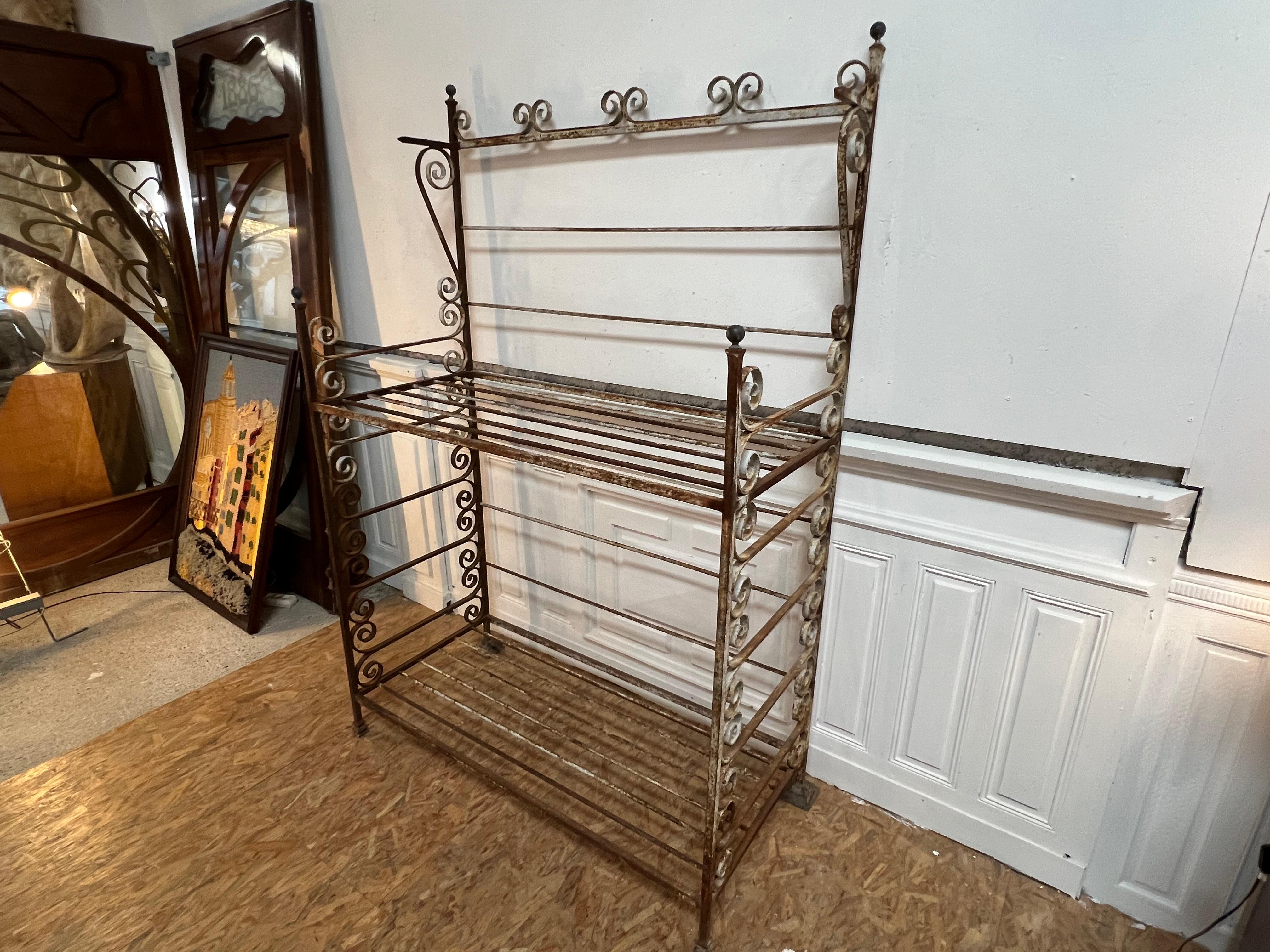 19th Century French Bakers Rack In Good Condition In PÉZENAS, FR