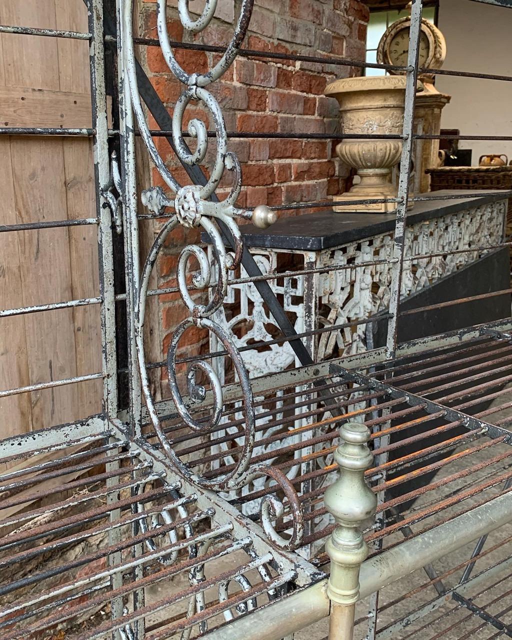 19th Century French Bakers Rack In Distressed Condition For Sale In Ongar, GB