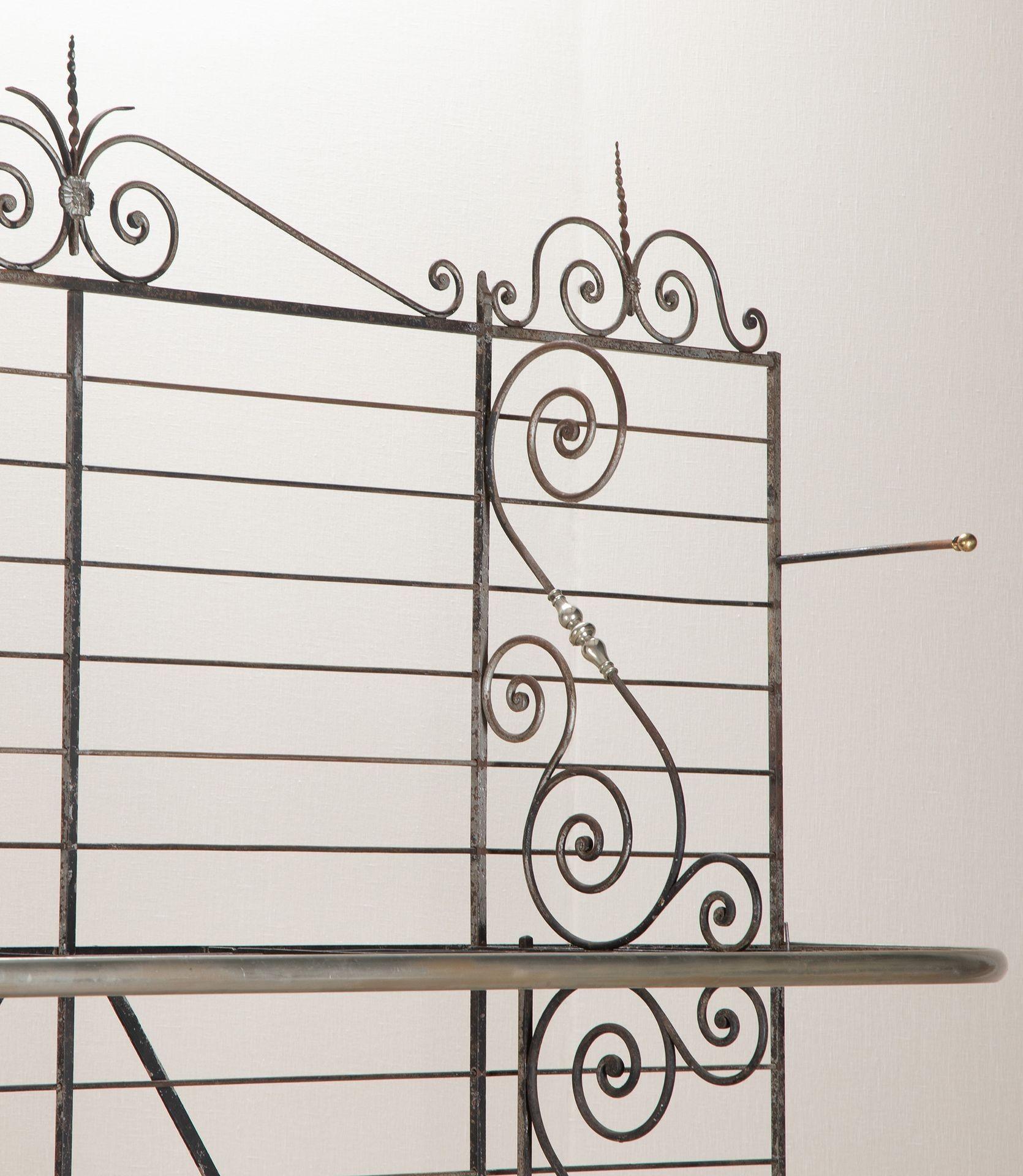 Milieu du XIXe siècle 19th Century French Bakery Boulangerie Rack en vente