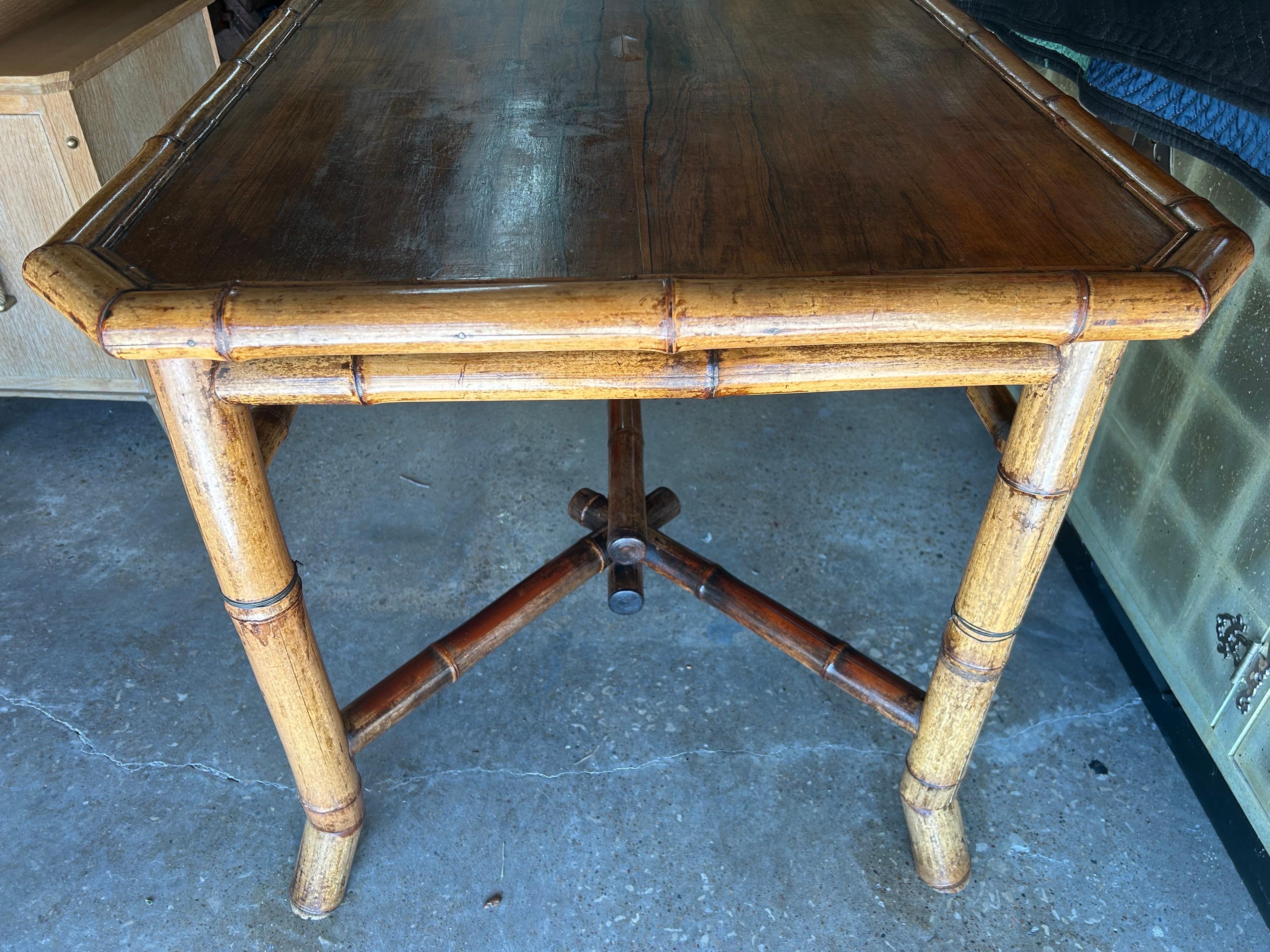 Mesa o escritorio francés de bambú del siglo XIX en venta 5