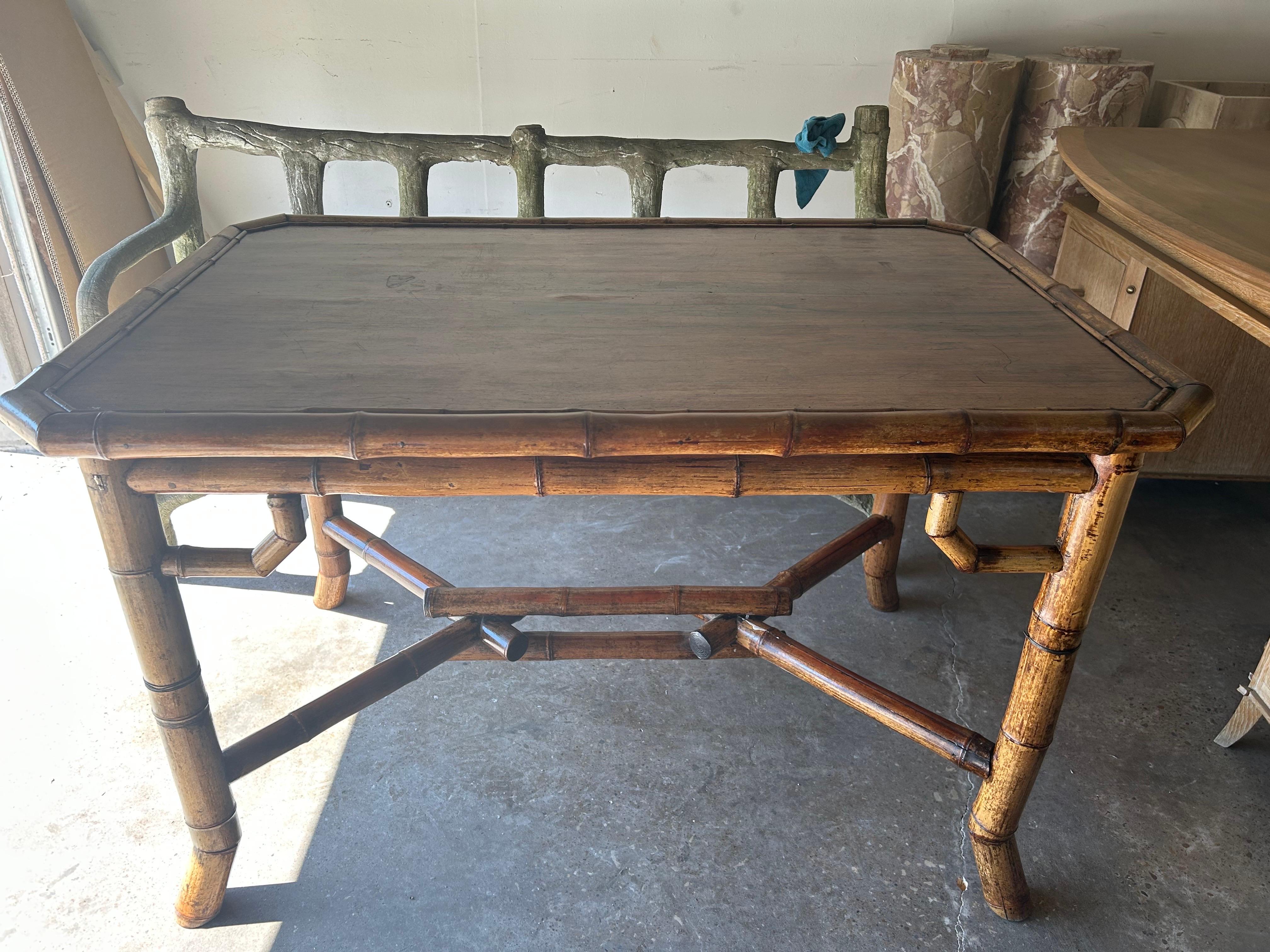 Mesa o escritorio francés de bambú del siglo XIX en Bueno estado para la venta en Houston, TX