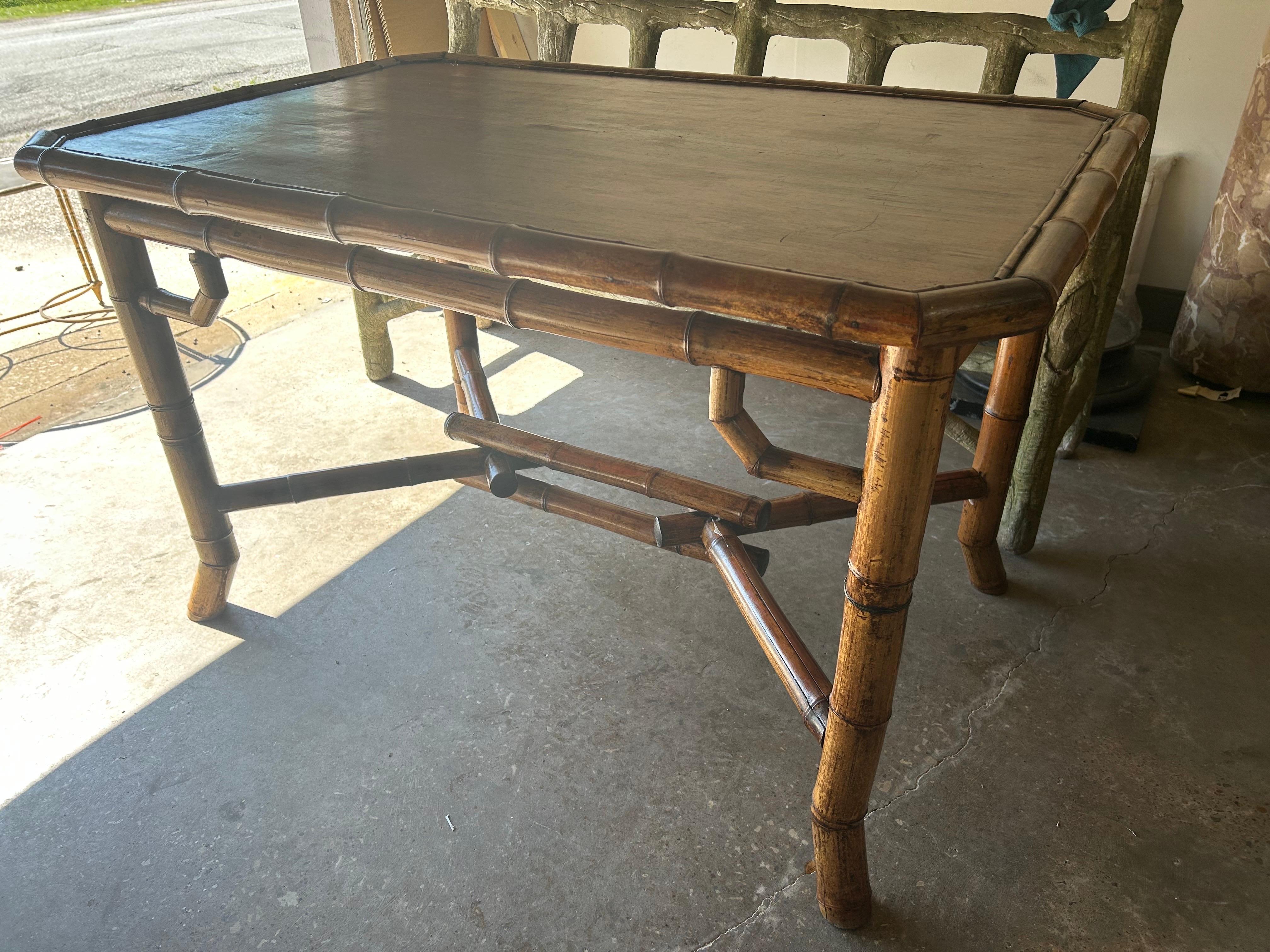 Mesa o escritorio francés de bambú del siglo XIX en venta 2