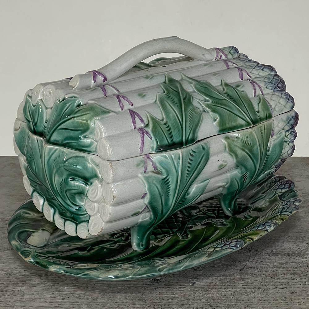 19th Century French Barbotine Asparagus Covered Server/Platter, Keller & Guerin In Good Condition For Sale In Dallas, TX