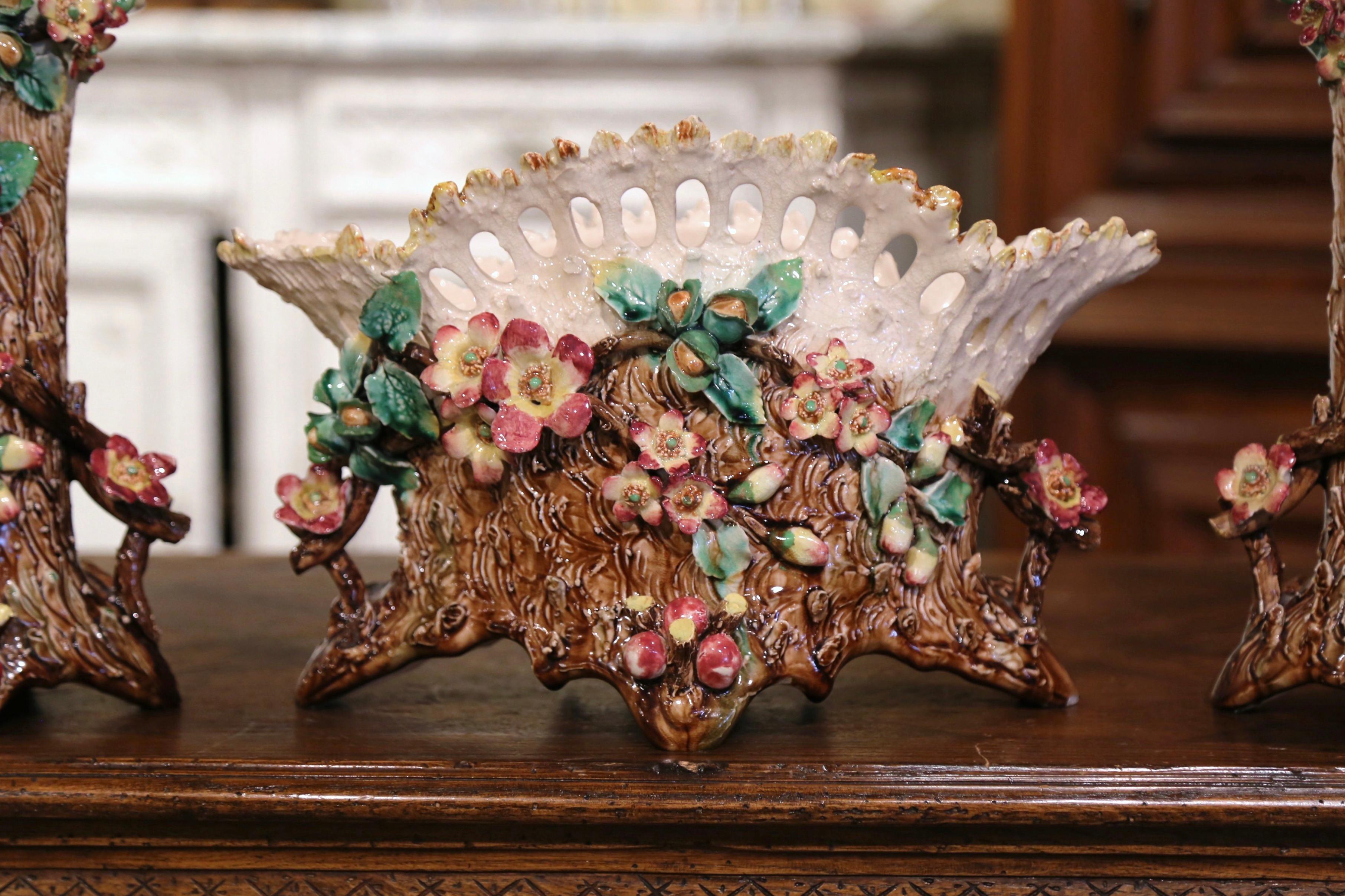 Ensemble de 3 pots et vases en Cache Barbotine à motifs floraux du 19ème siècle français Excellent état - En vente à Dallas, TX