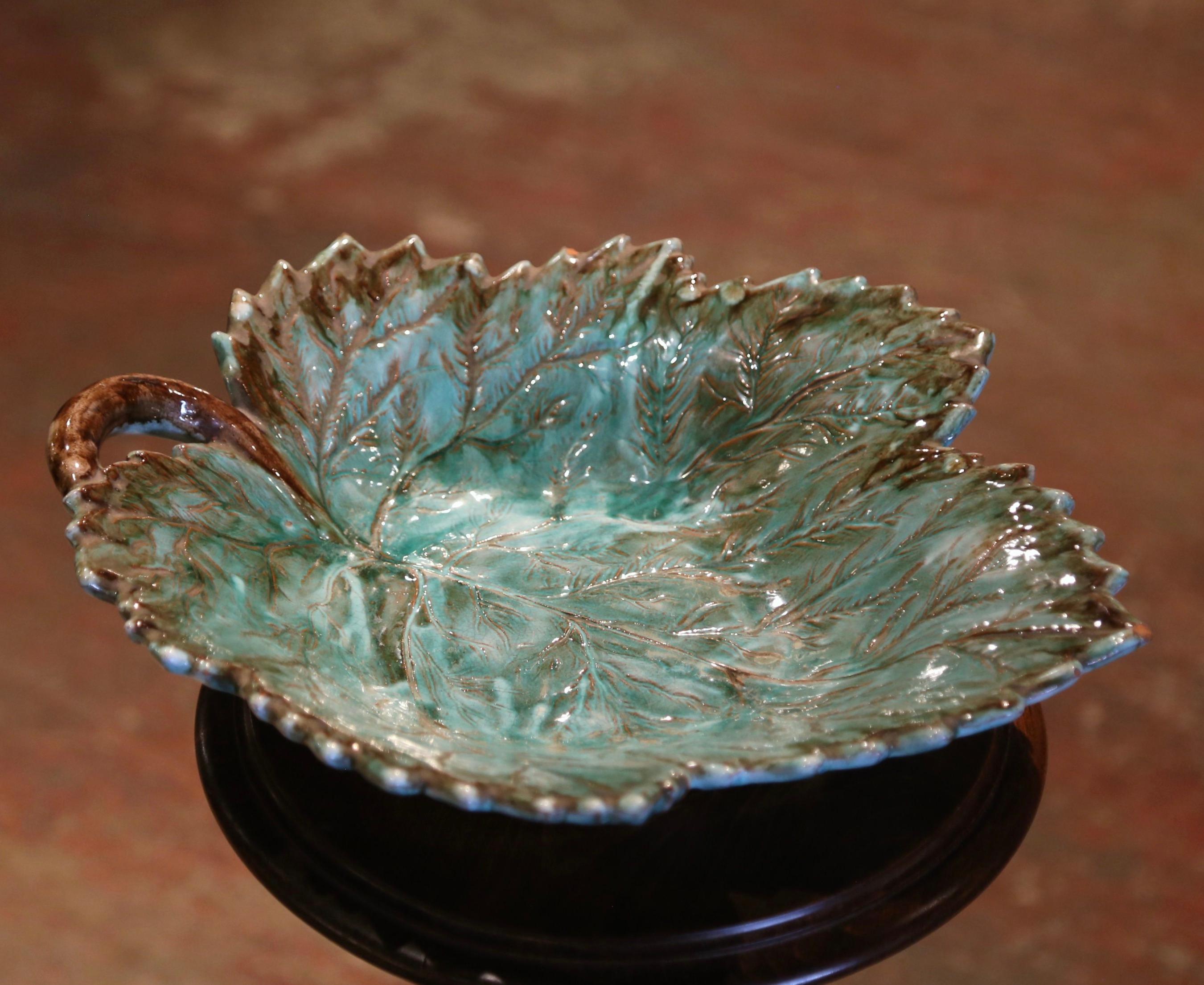Hand-Crafted 19th Century French Barbotine Faience Leaf-Form Tray Platter Vide-Poche