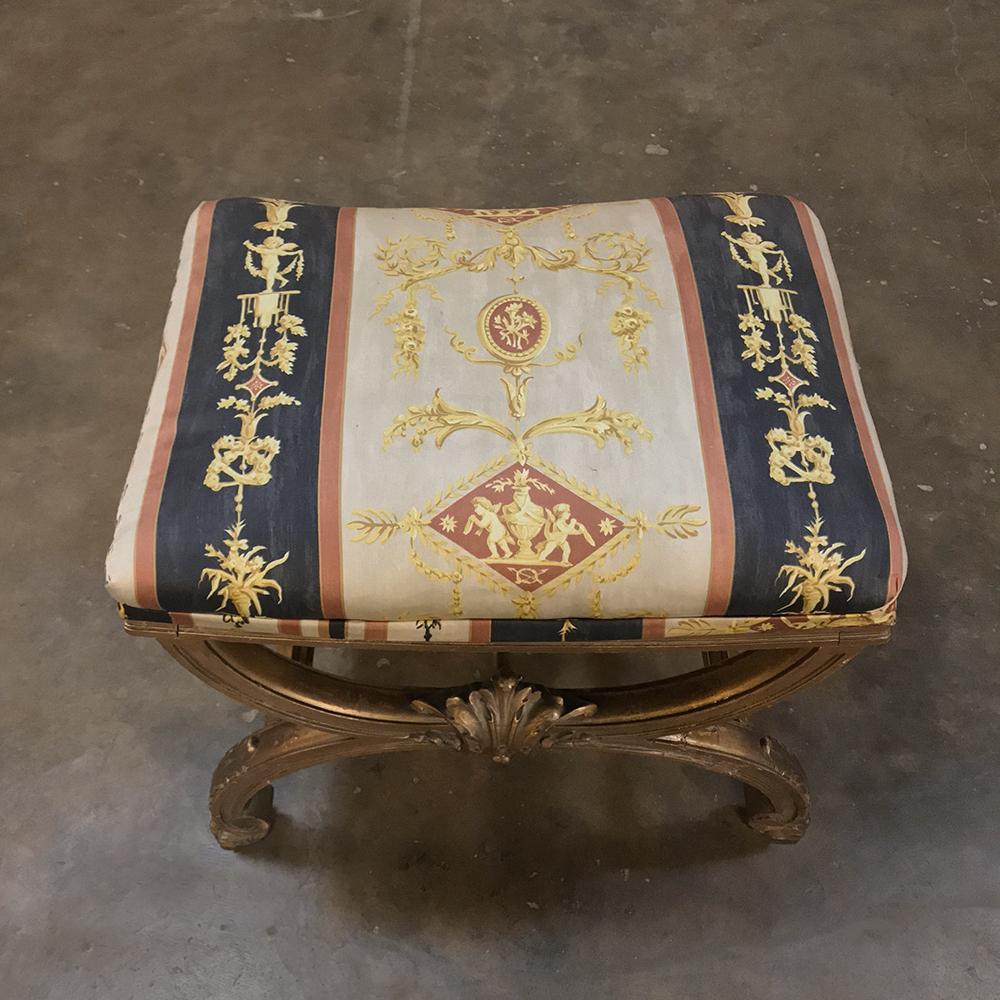 19th Century French Baroque Giltwood Hand-Carved Stool In Good Condition In Dallas, TX