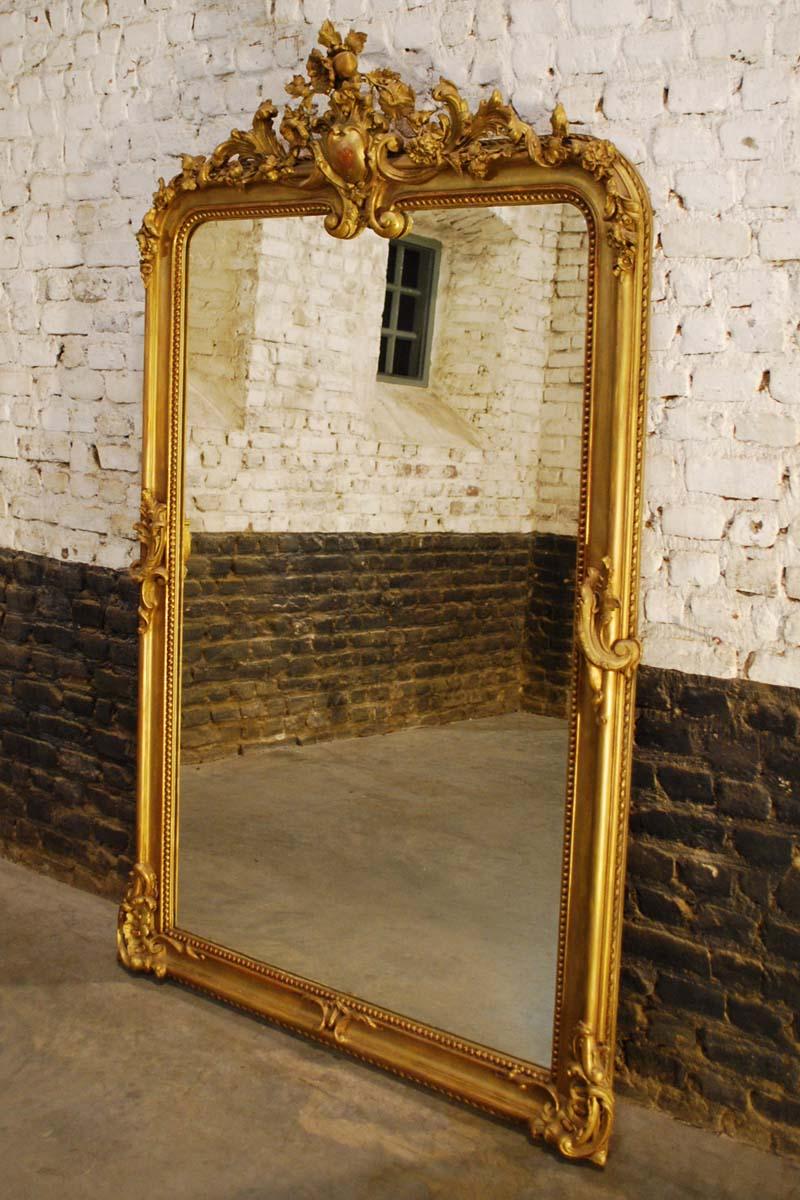 19th-century French Baroque gold gilt Louis Phillipe mirror with crest 2