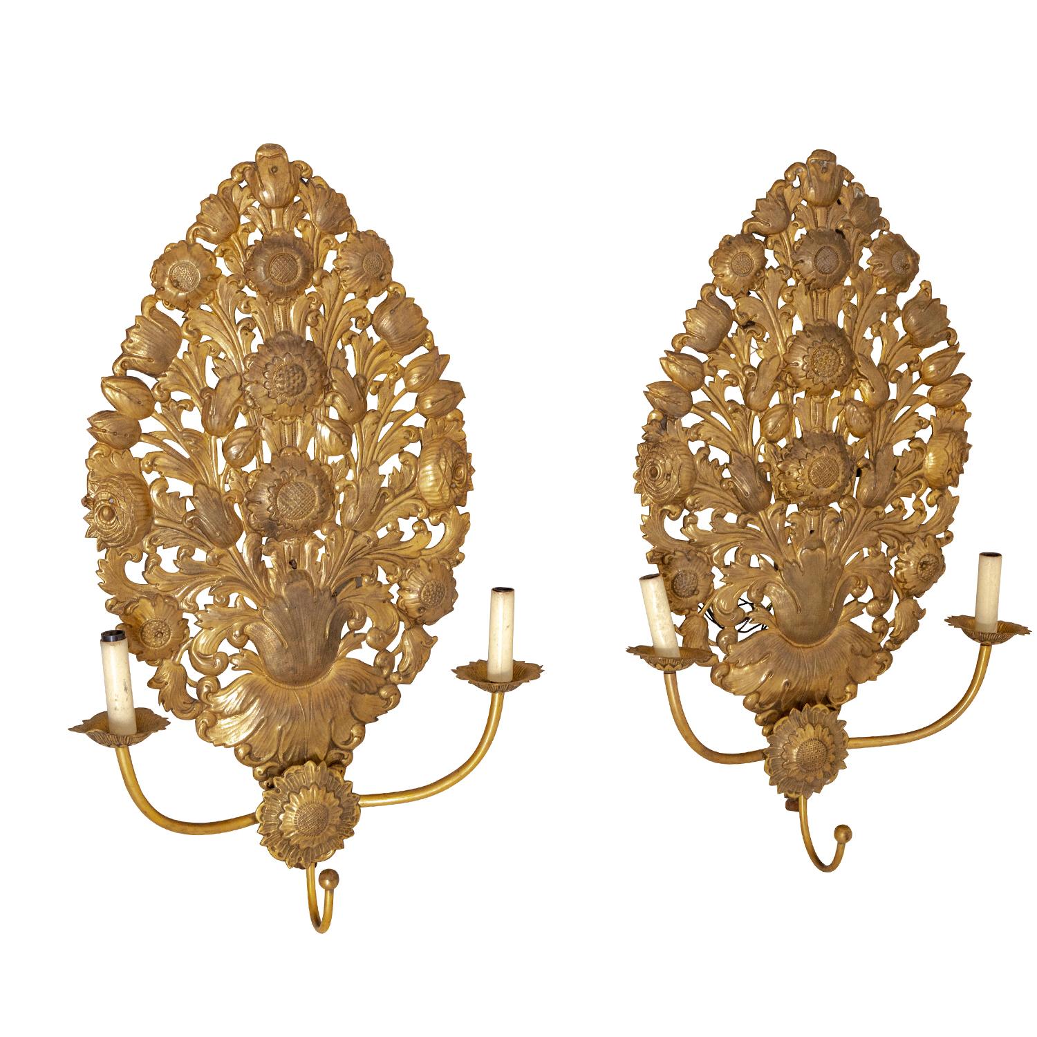 Gilt 19th Century French Baroque Pair of Antique Gilded Brass Wall Appliques, Sconces For Sale