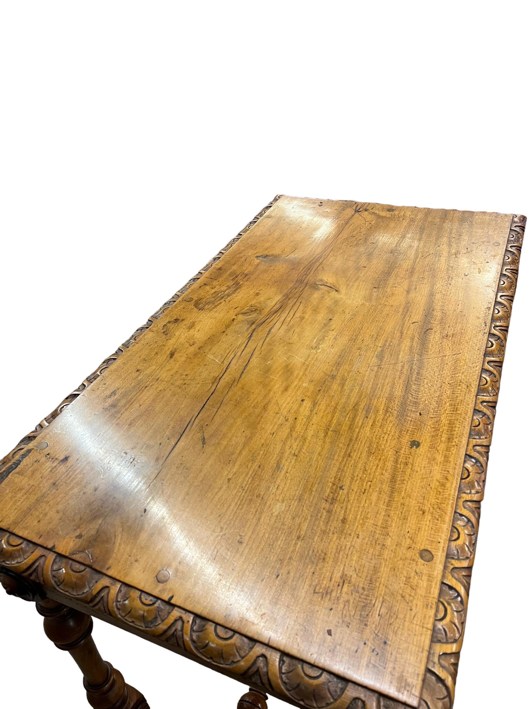 Console ou table à écrire de style baroque français du 19ème siècle en bois fruitier en vente 1