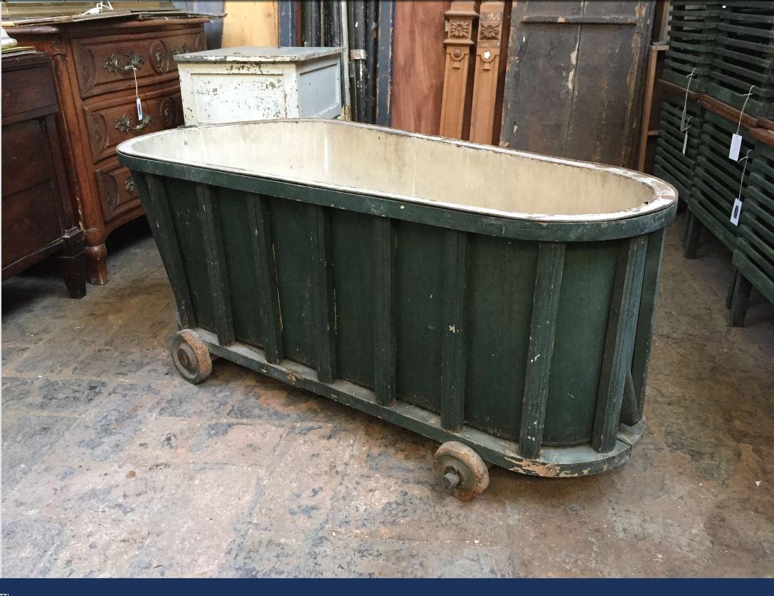 19th Century French Bath Tub Covered with Green Painted Wood Panel, 1890s For Sale 1