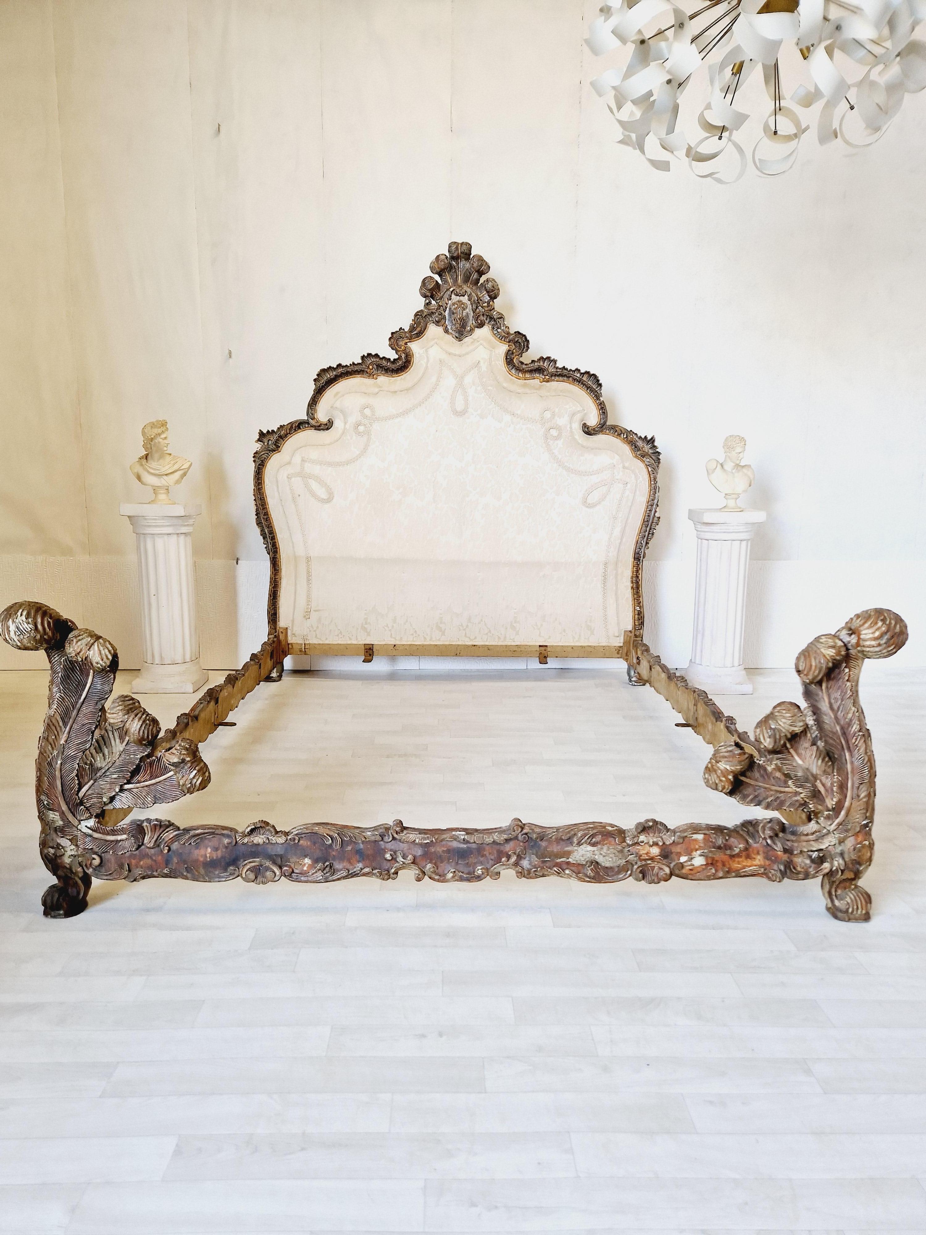 Französisches Bett im venezianischen Stil des 19. Jahrhunderts, selten 5