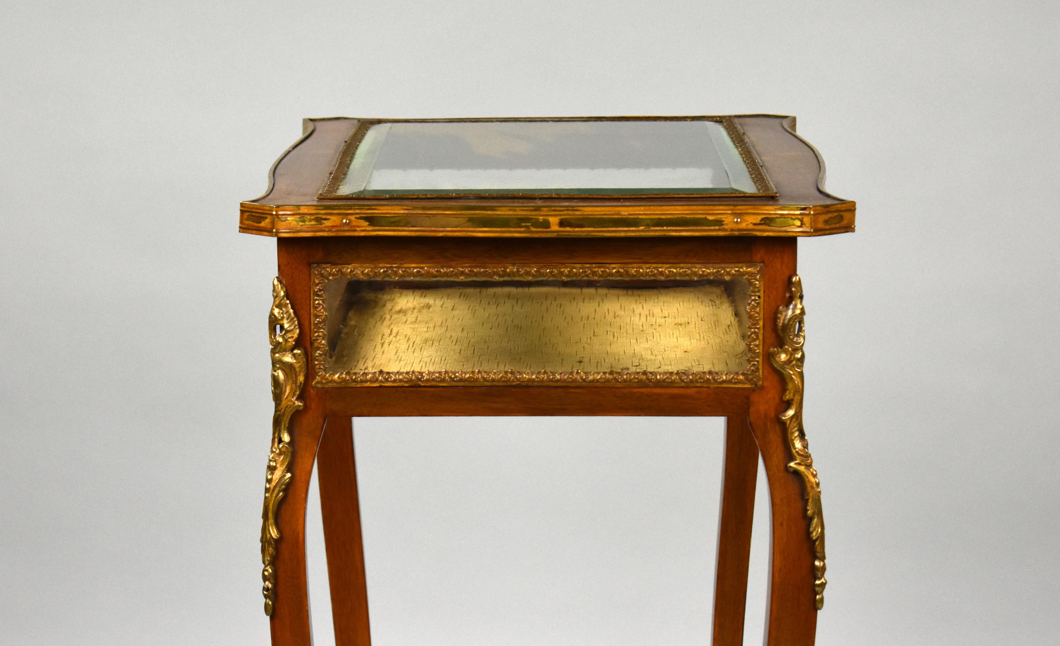 19th Century French Bijouterie Table For Sale 9