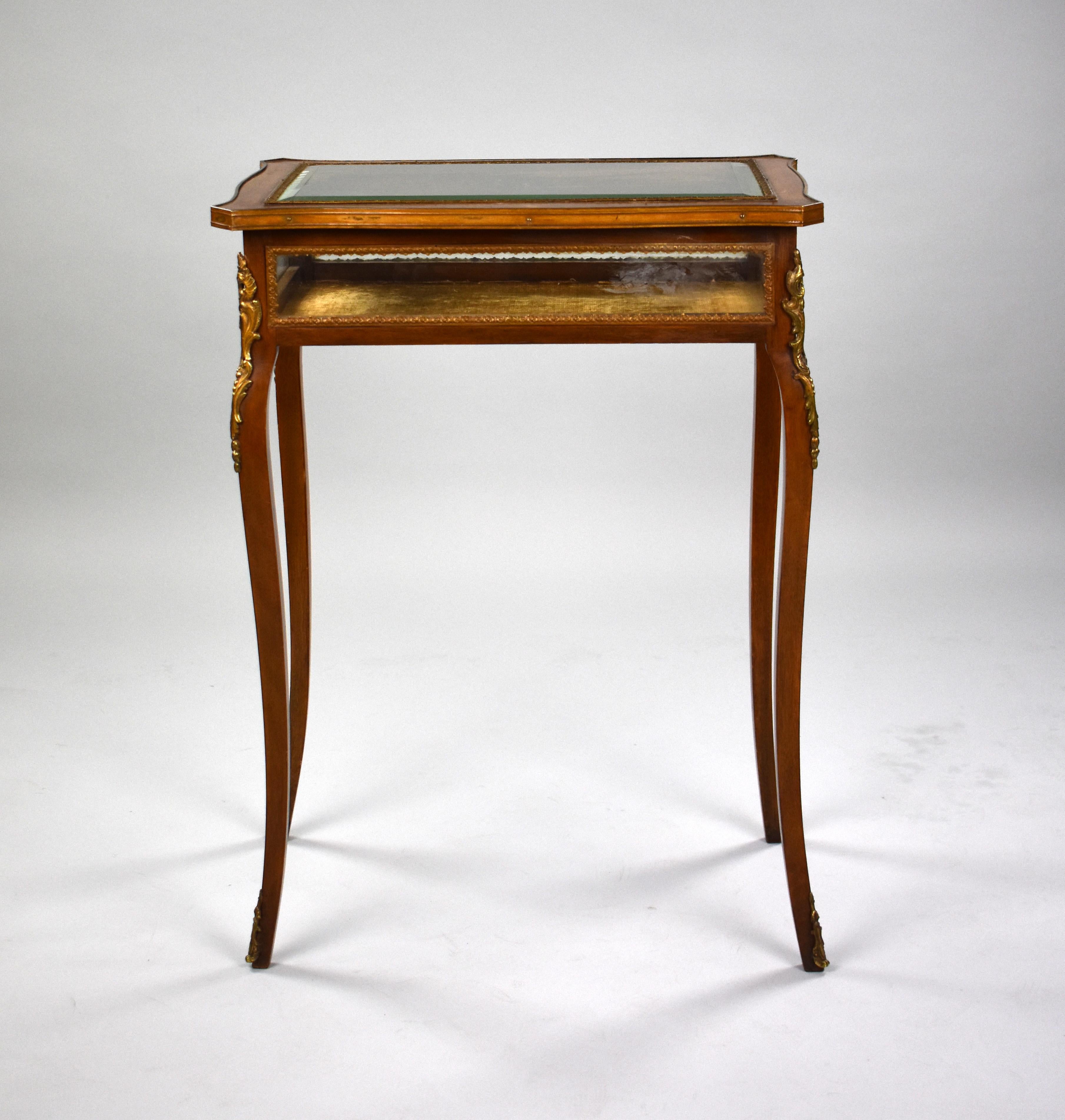 Mahogany 19th Century French Bijouterie Table For Sale