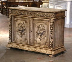 Buffet in rovere sbiancato intagliato Black Forest del XIX secolo con motivi floreali