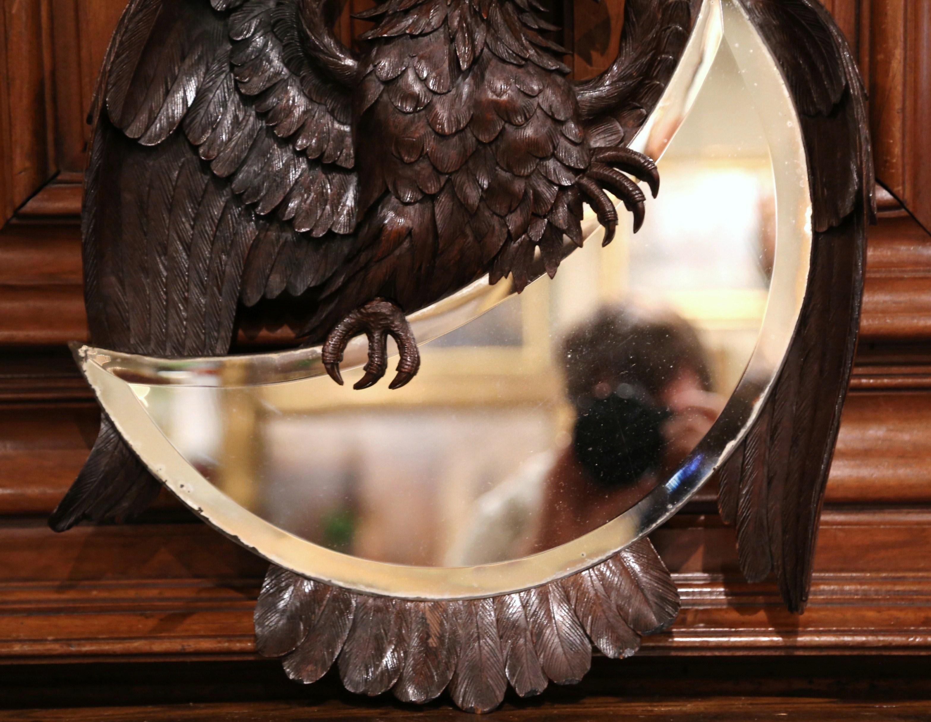 19. Jahrhundert Französisch Schwarzwald geschnitzt Adler Skulptur Wandspiegel im Zustand „Hervorragend“ in Dallas, TX