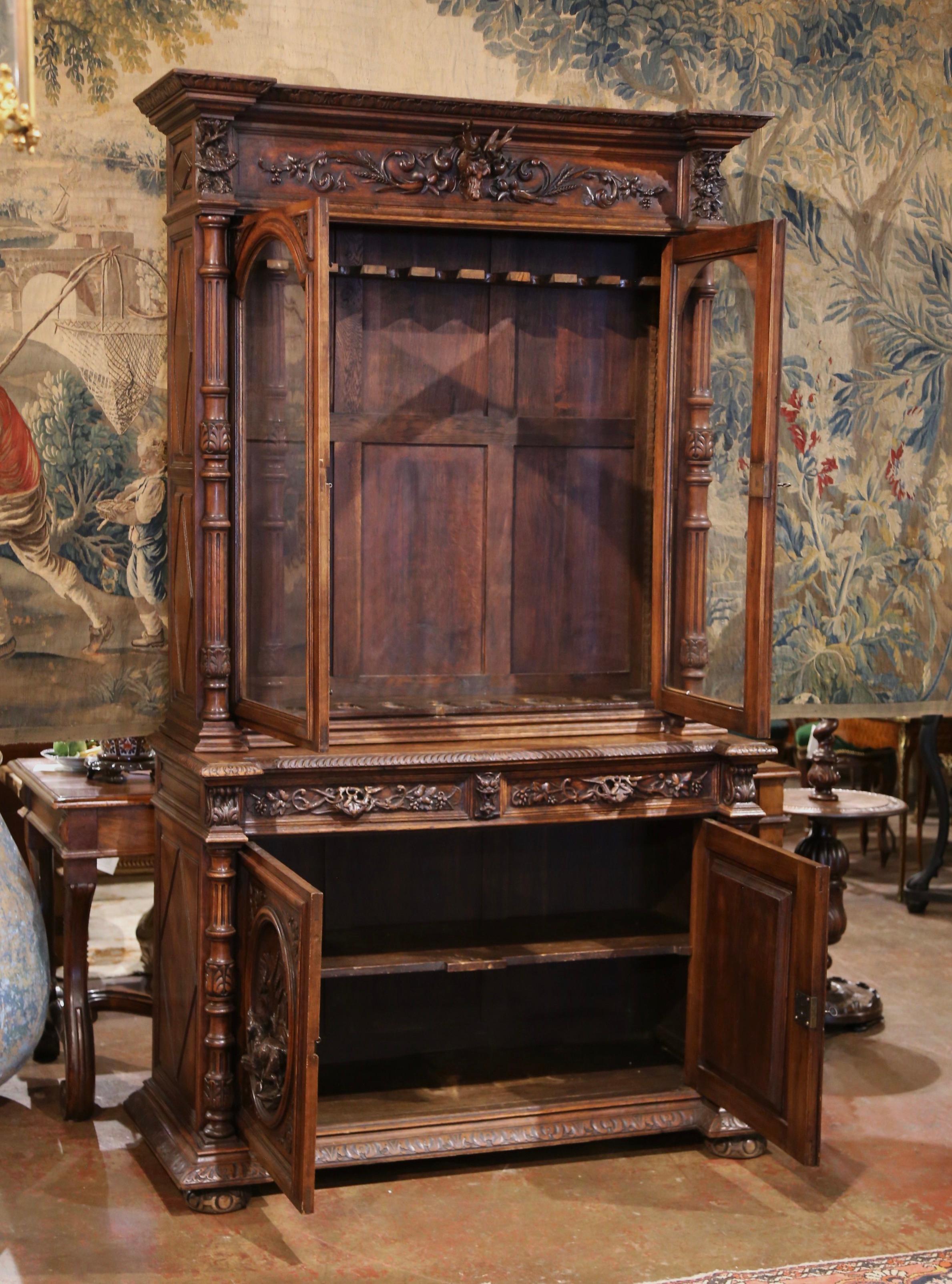 19th Century French Black Forest Carved Oak Nine-Gun Cabinet with Hunt Motifs 5