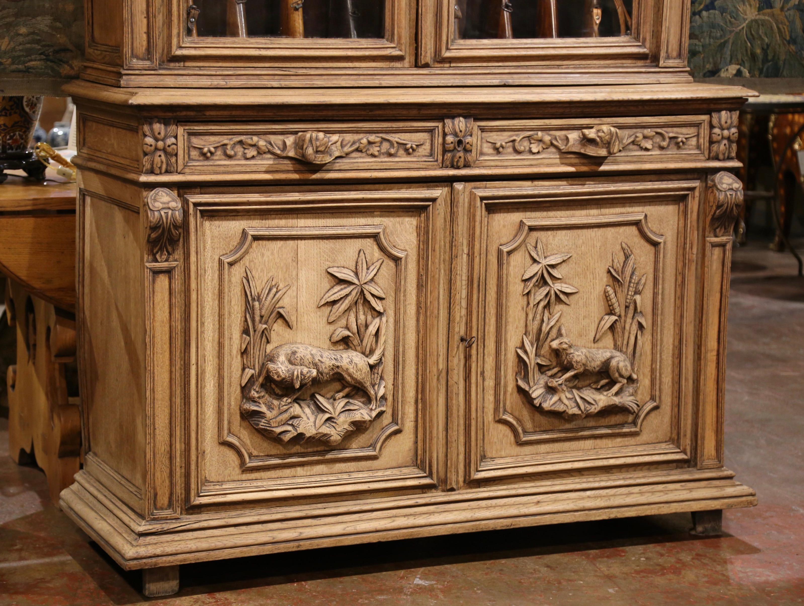 19th Century French Black Forest Carved Oak Nine-Gun Cabinet with Hunt Motifs 12