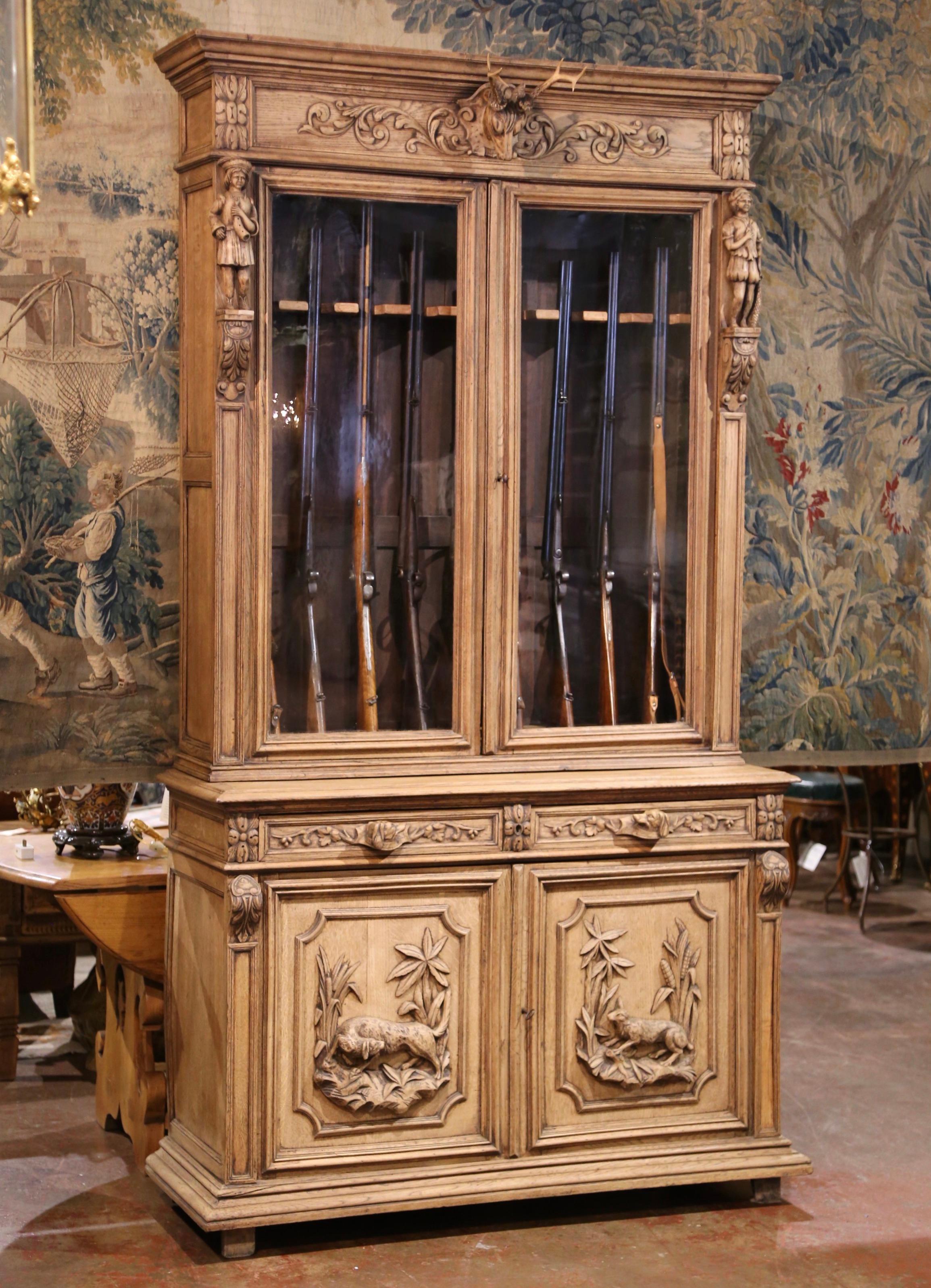 19th Century French Black Forest Carved Oak Nine-Gun Cabinet with Hunt Motifs 3