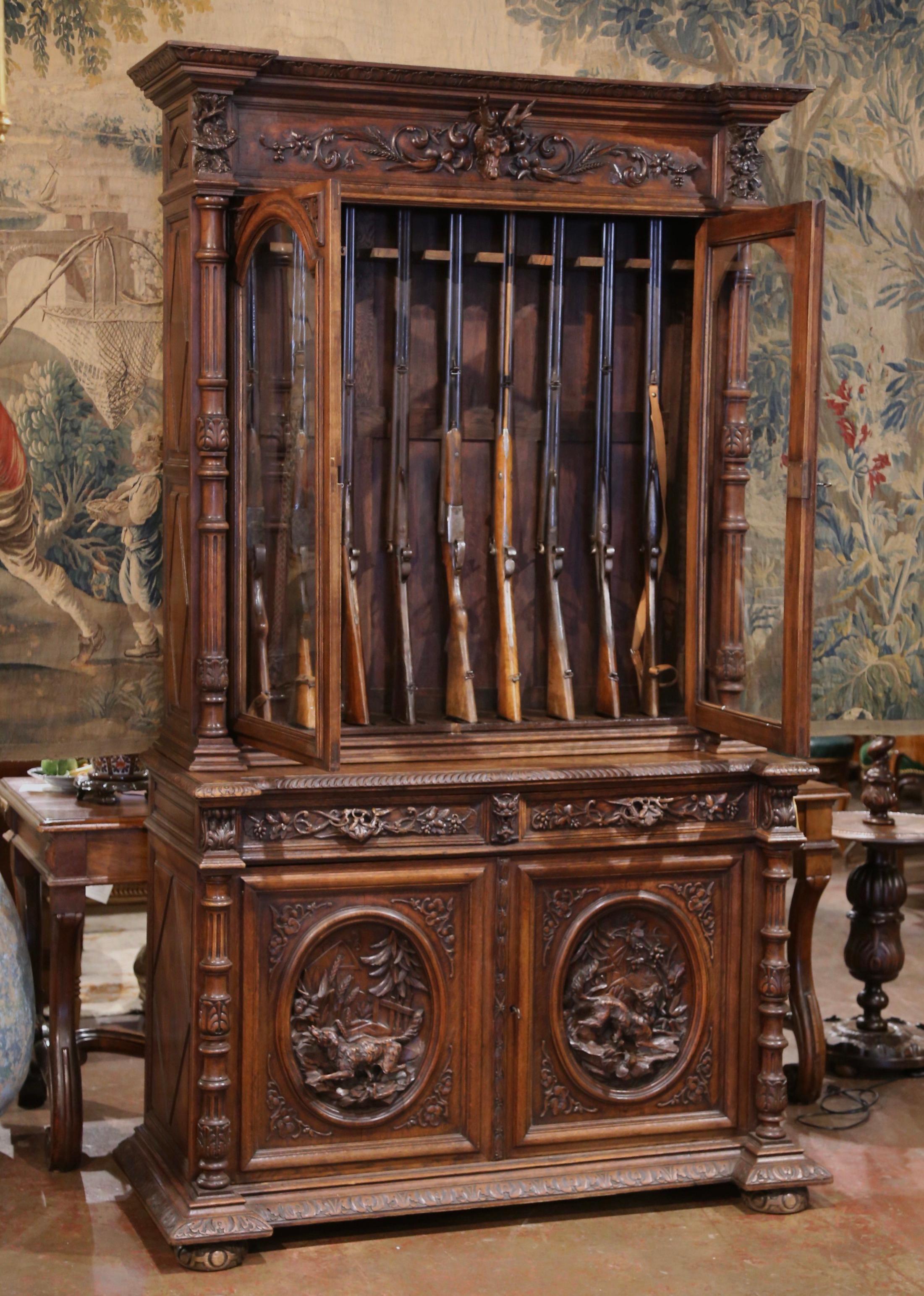 19th Century French Black Forest Carved Oak Nine-Gun Cabinet with Hunt Motifs 3