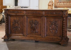 Enfilade Buffet de Tres Puertas de Roble Tallado en la Selva Negra Francesa del Siglo XIX