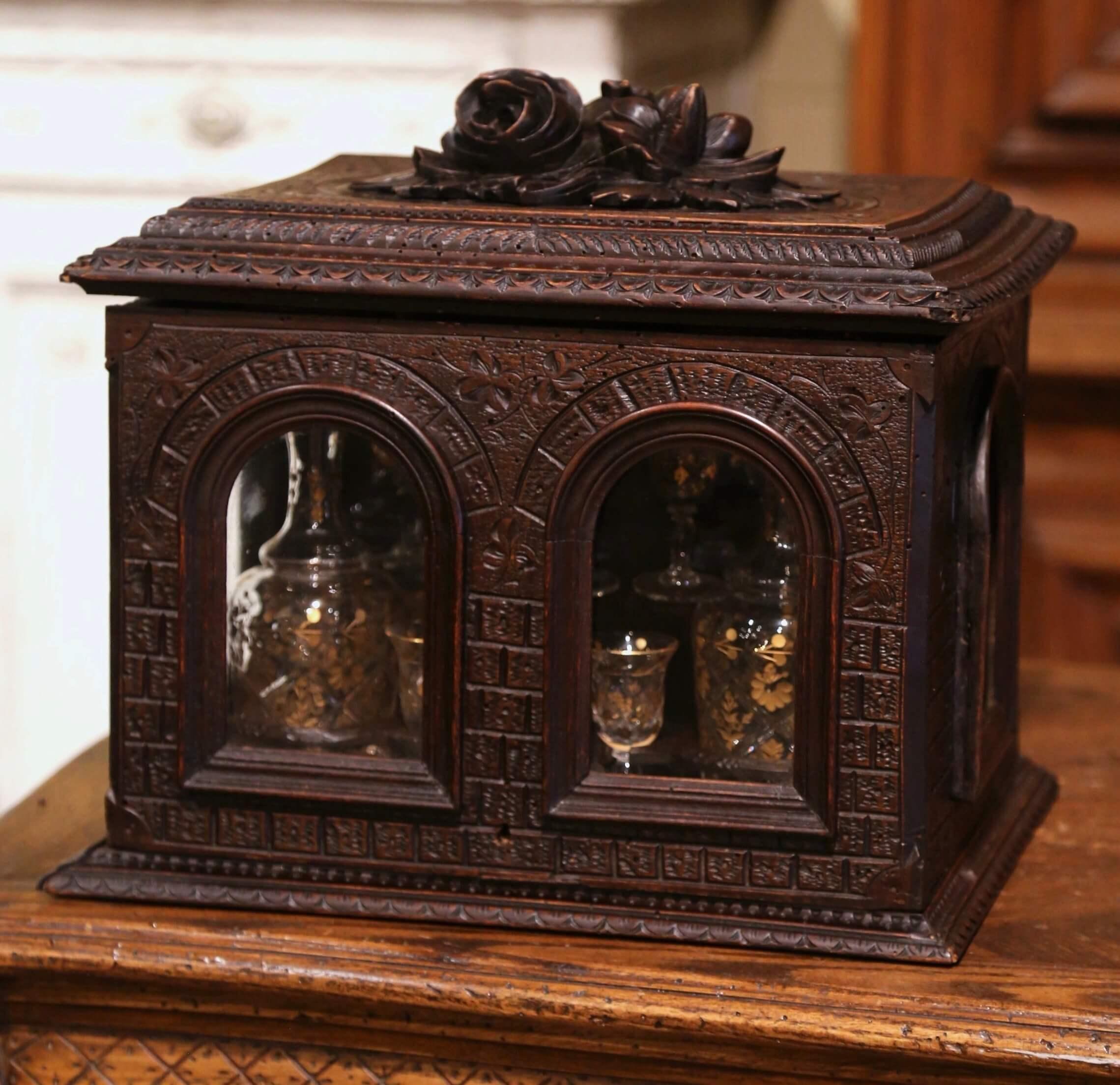 19th Century French Black Forest Carved Walnut and Glass Complete Liquor Box In Excellent Condition For Sale In Dallas, TX