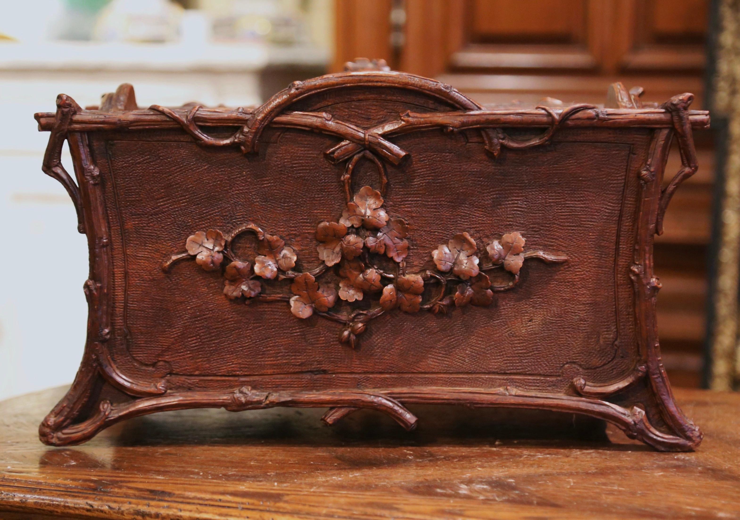 19th Century French Black Forest Carved Walnut and Porcelain Jardinière For Sale 4