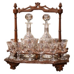 Noyer sculpté de la Forêt Noire français du 19e siècle complet Cave à Liqueur