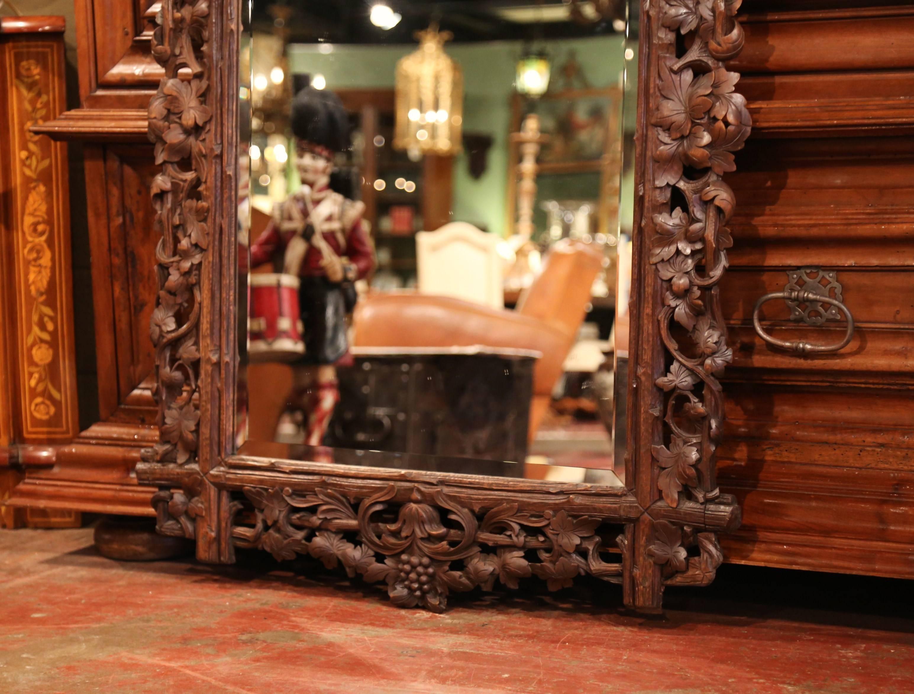19th Century French Black Forest Carved Walnut Mirror with Grapes and Foliage 1