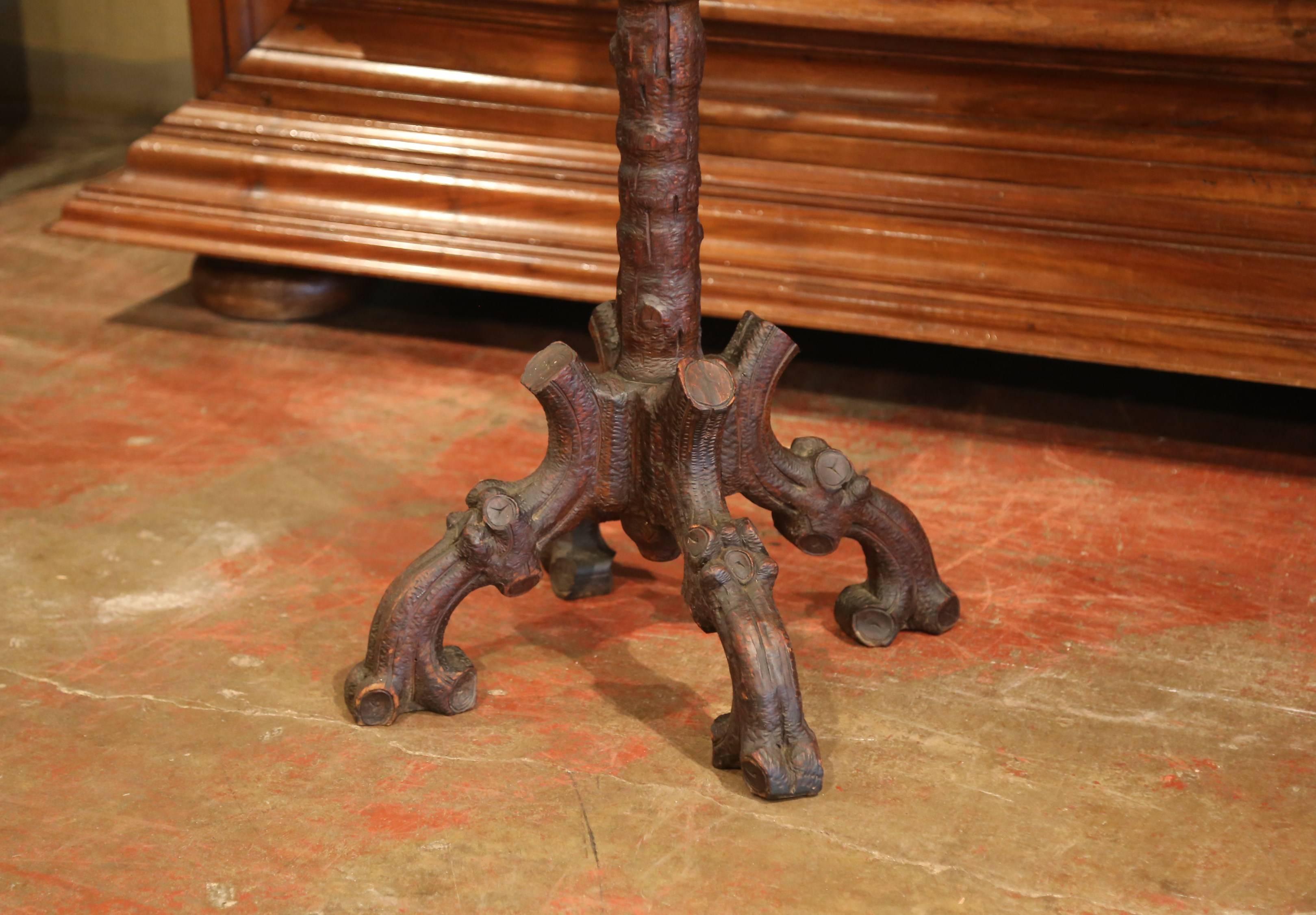 19th Century French Black Forest Carved Walnut Pedestal Plant Stand with Grapes In Excellent Condition In Dallas, TX