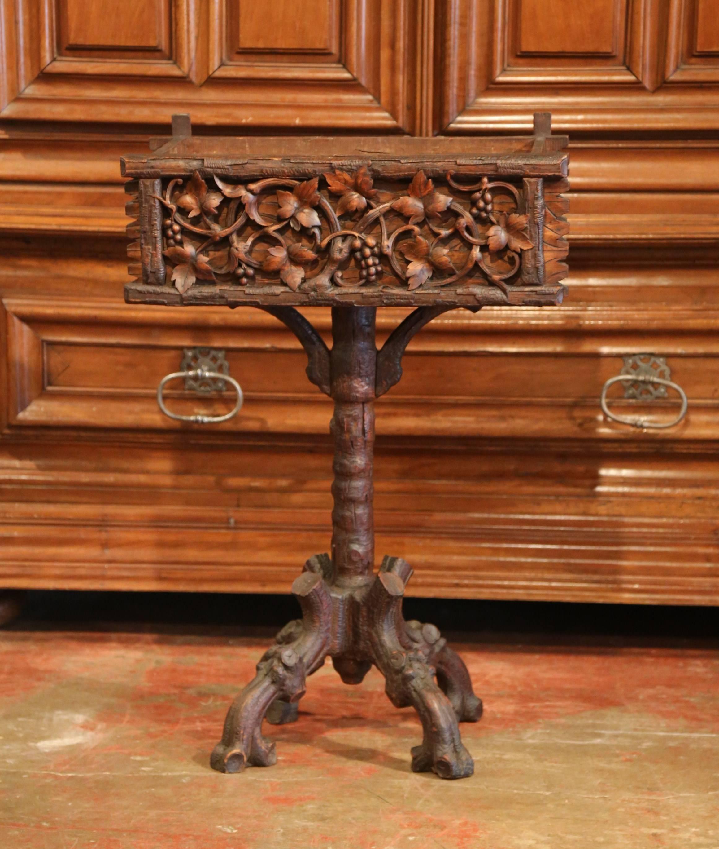 19th Century French Black Forest Carved Walnut Pedestal Plant Stand with Grapes 2