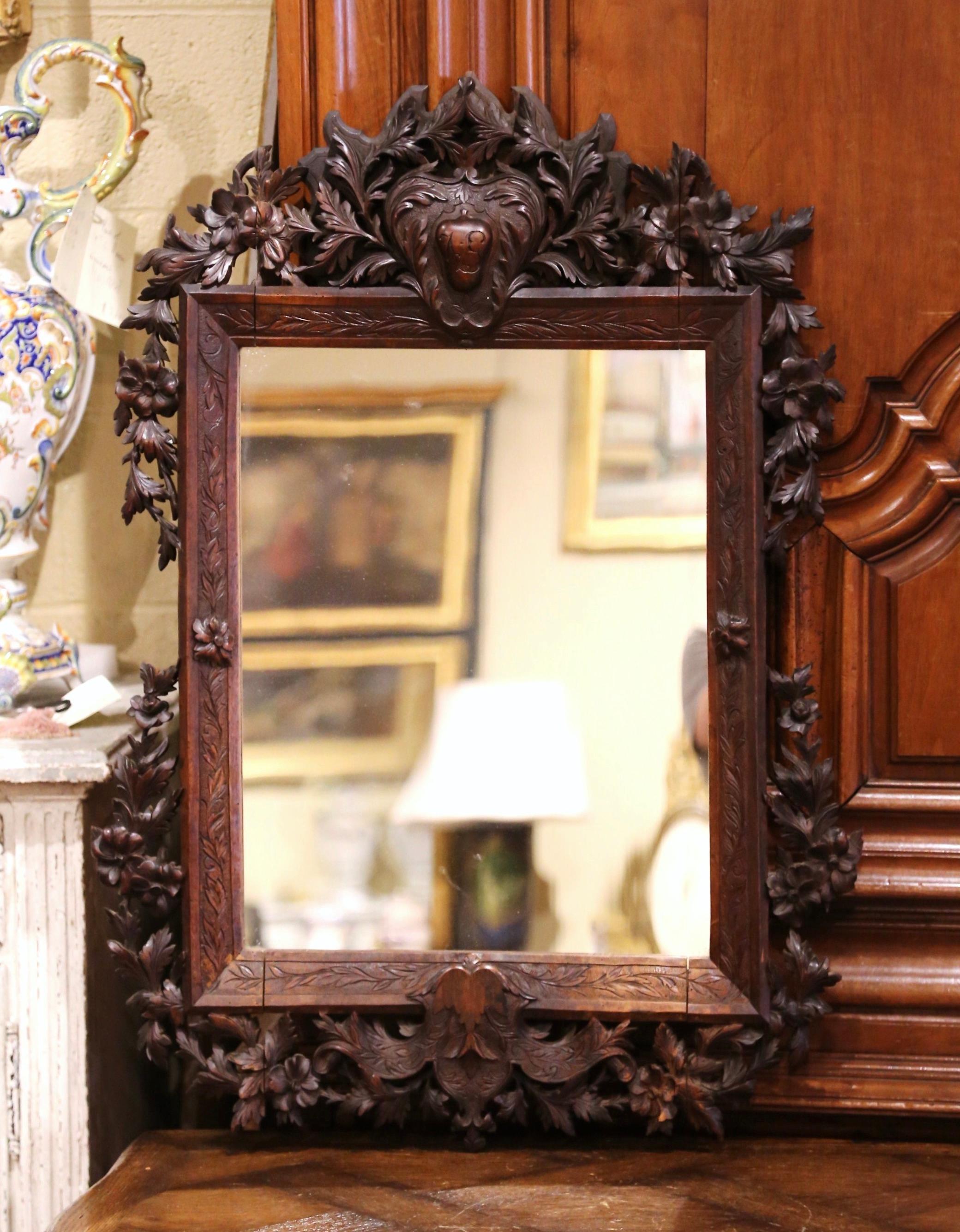 19th Century French Black Forest Carved Walnut Wall Mirror with Foliage Motifs In Excellent Condition In Dallas, TX
