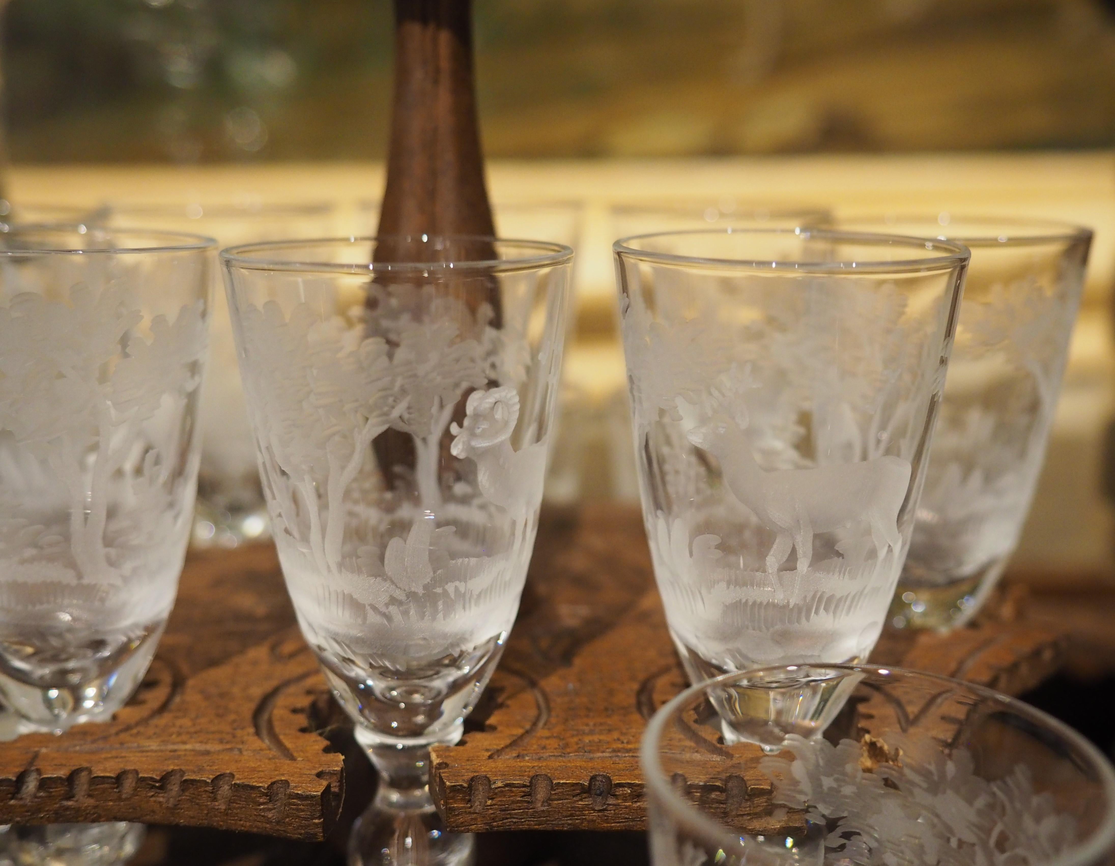 Französischer Black Forest Cave A Likör des 19. Jahrhunderts mit Jagdmotiven aus geätztem Glas im Angebot 14