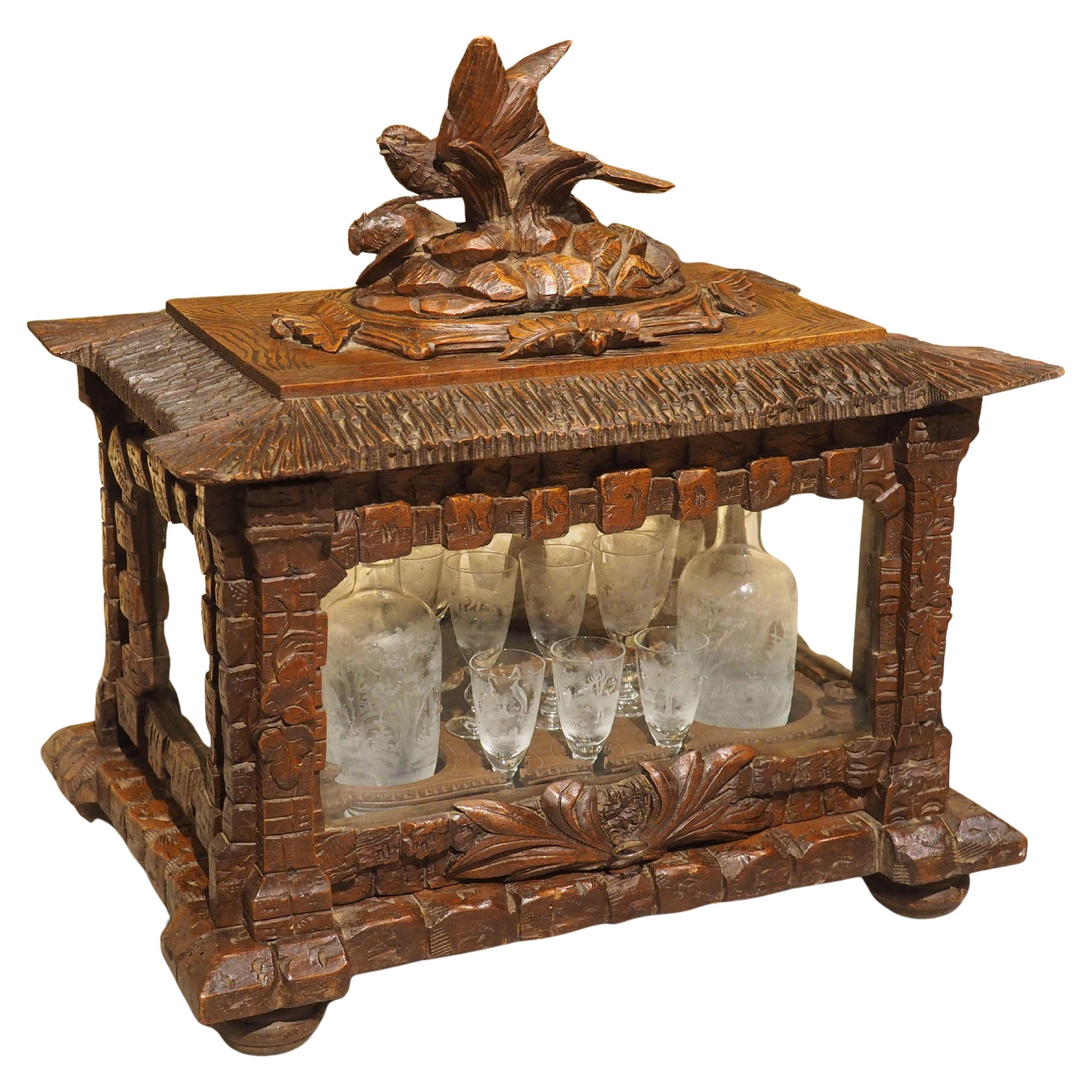 19th Century French Black Forest Cave A Liqueur with Etched Glass Hunting Motifs