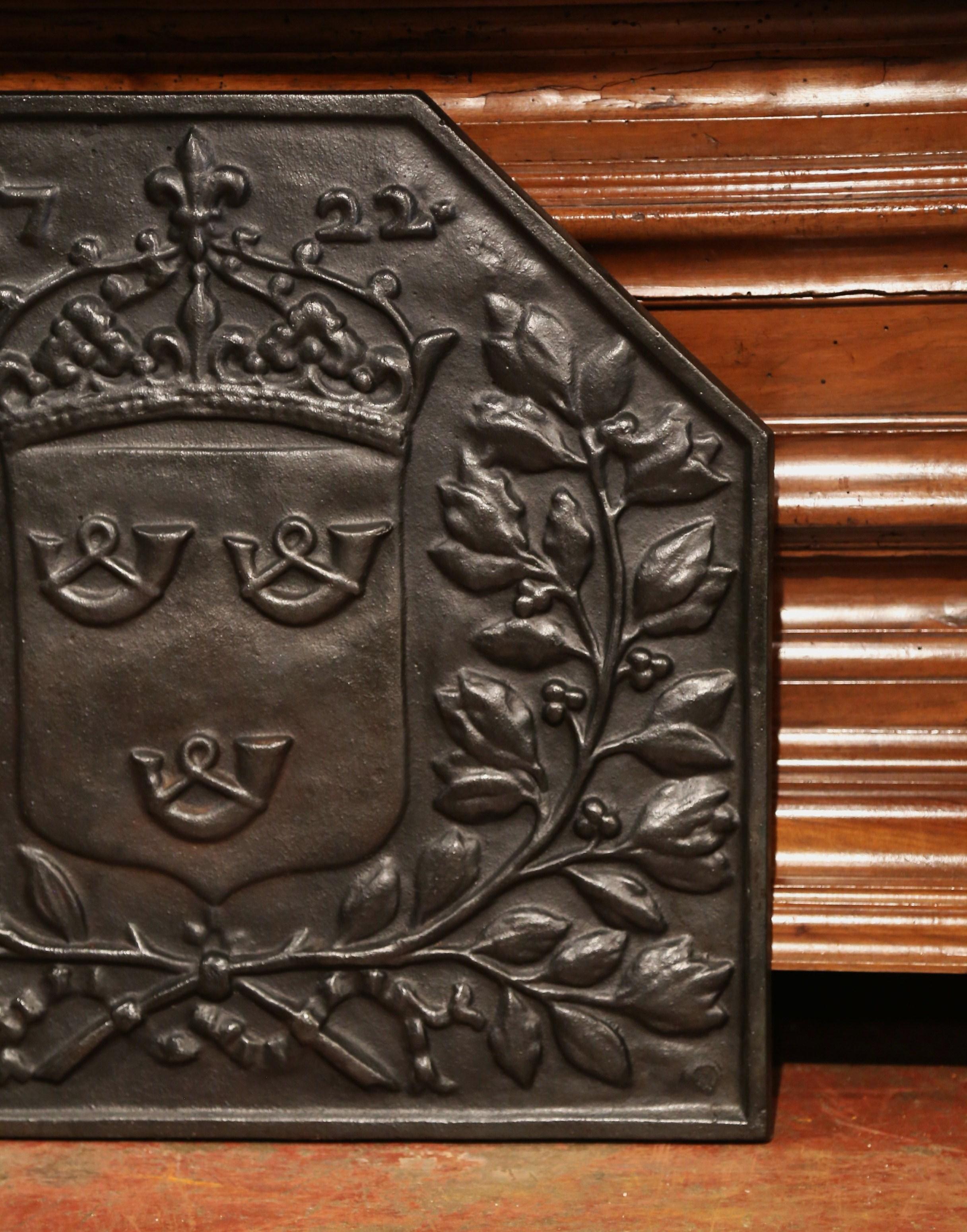 19th Century French Black Iron Fireback with Crown, Family Crest and Foliage For Sale 1